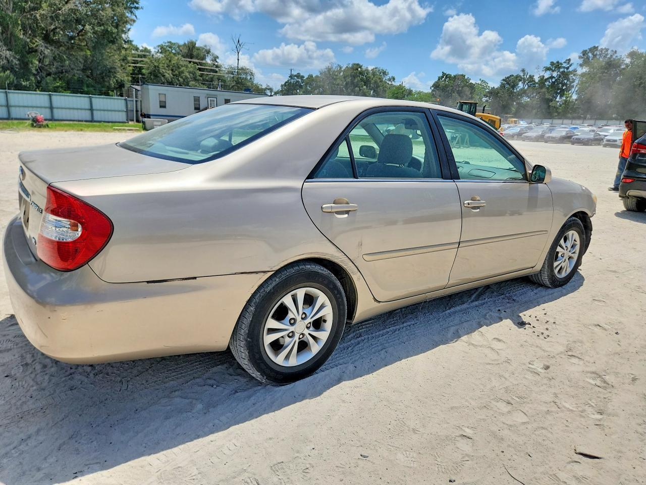 2004 TOYOTA CAMRY LE V6 — Фото 3 из 13