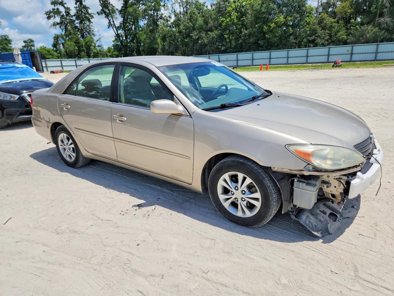 2004 TOYOTA CAMRY LE V6 — Фото 4 из 13