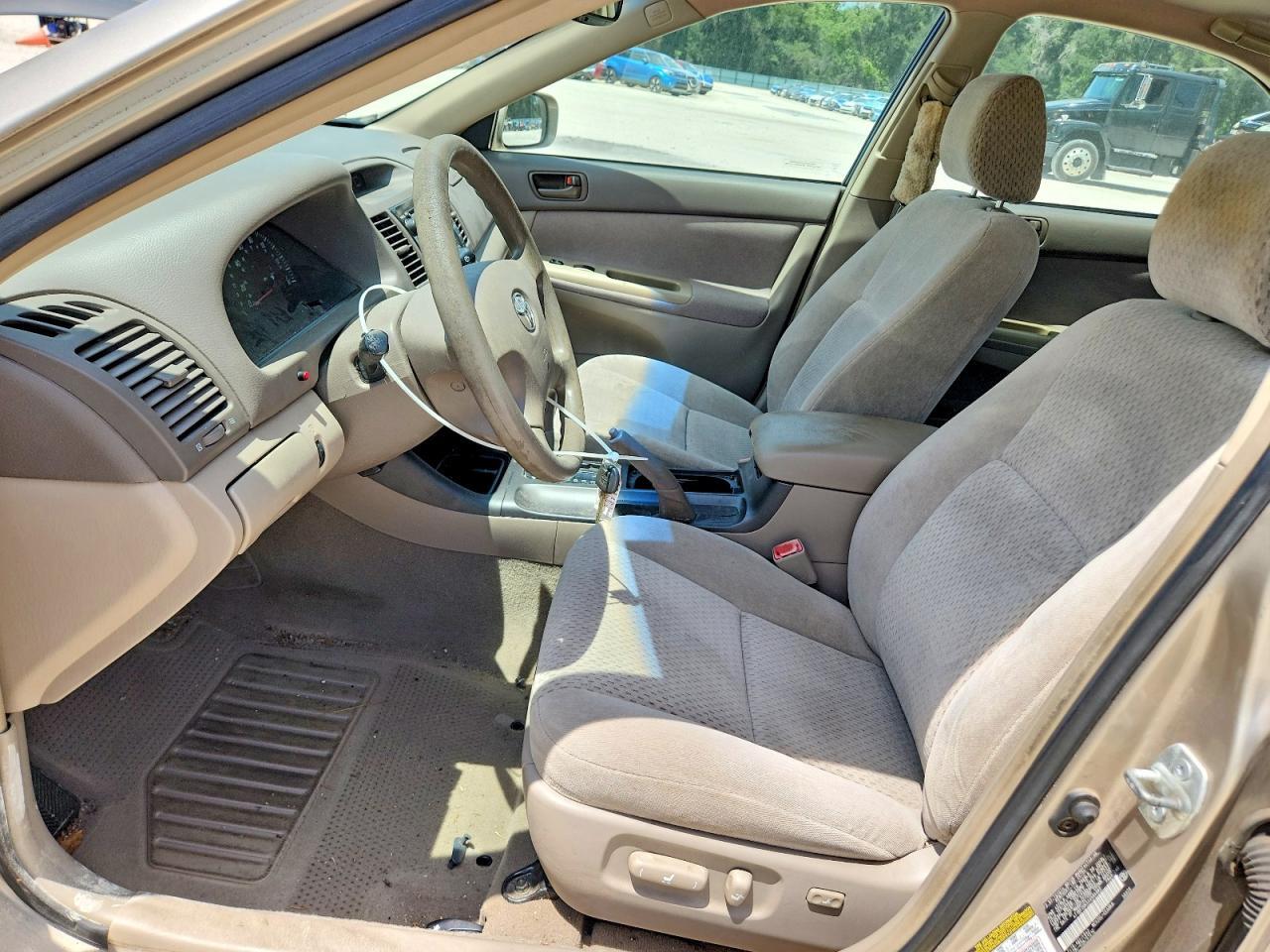 2004 TOYOTA CAMRY LE V6 — Фото 7 из 13