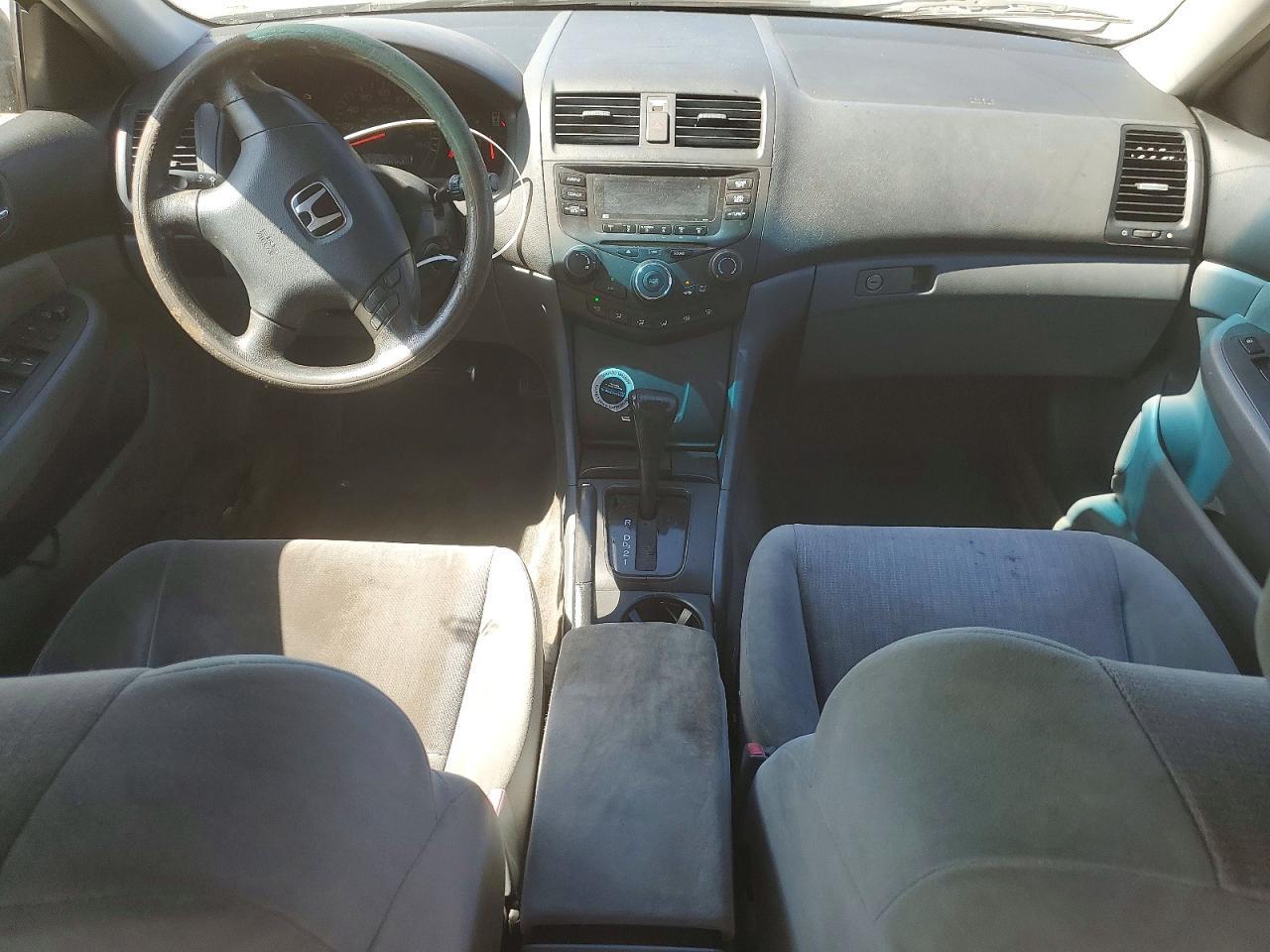 2004 HONDA ACCORD LX — Фото 8 из 12