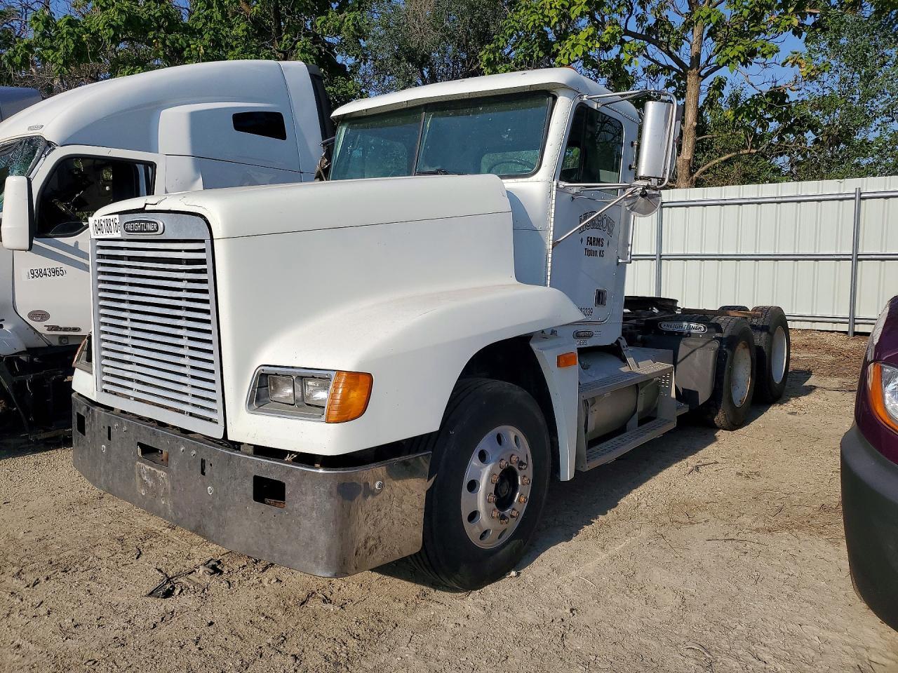 2000 FREIGHTLINER CONVENTIONAL 1FUYDDYB1YDF18297