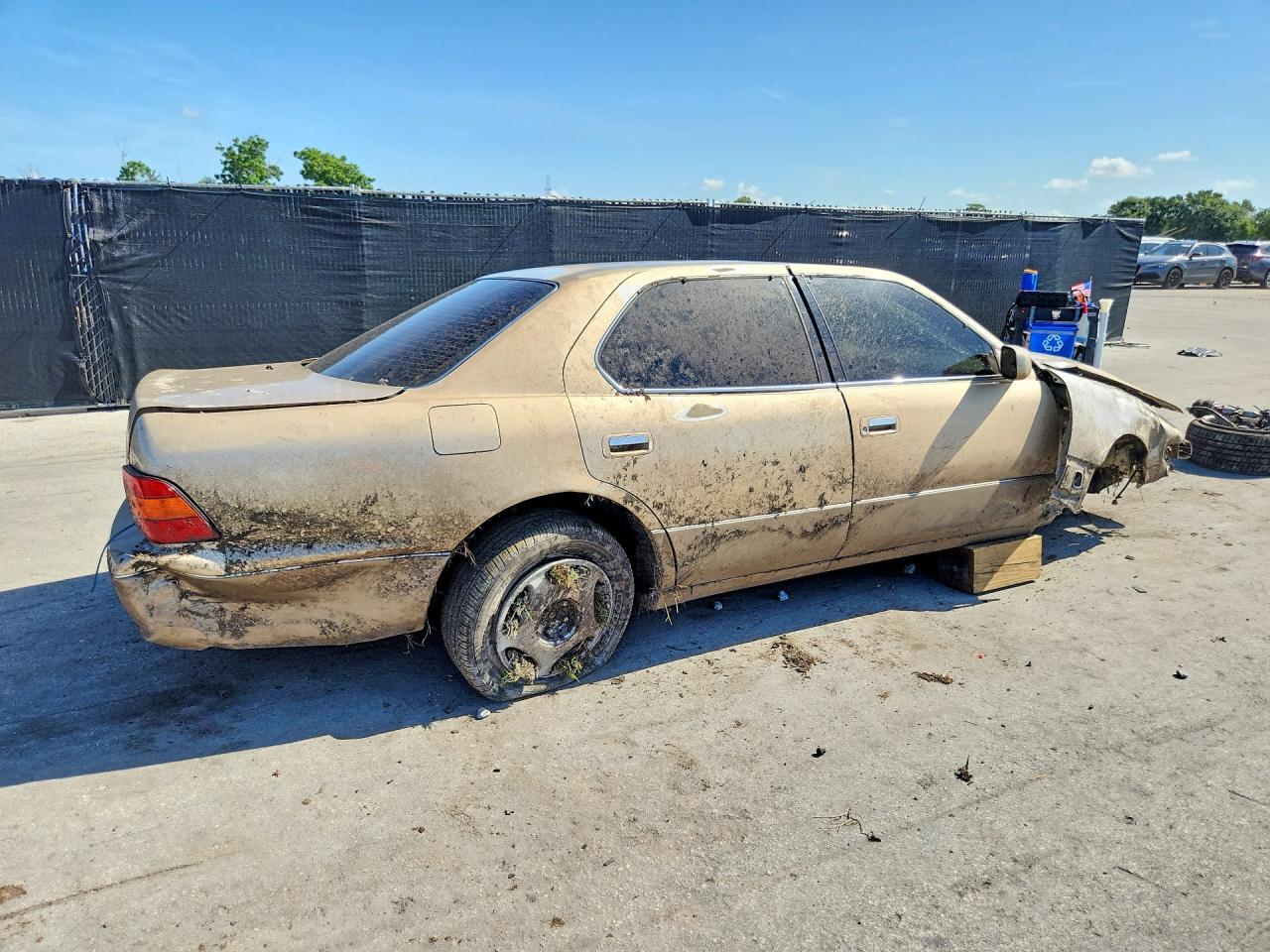1999 LEXUS LS 400 — Фото 3 из 13