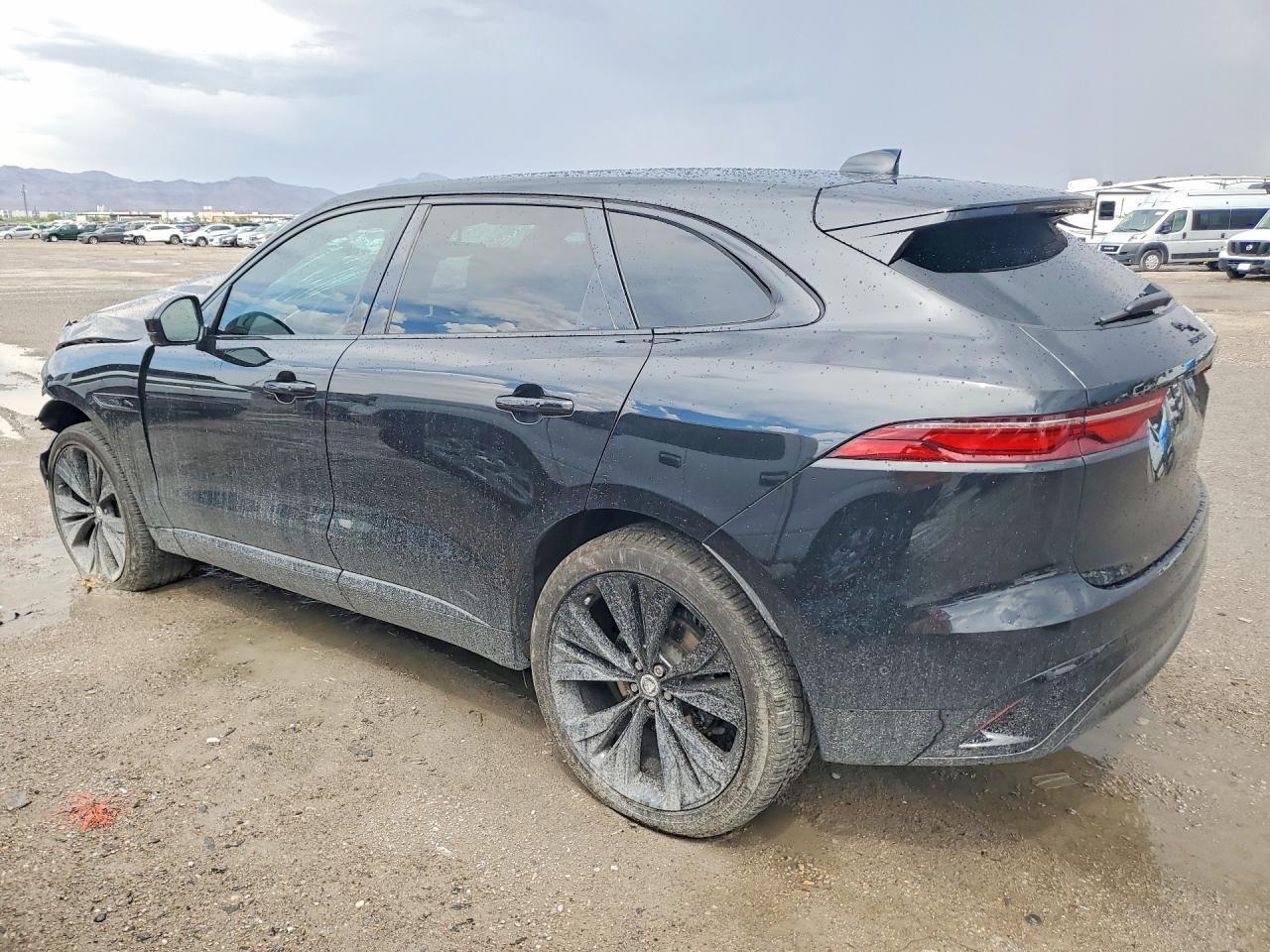 2026 JAGUAR F-PACE R-DYNAMIC S — Фото 2 из 13