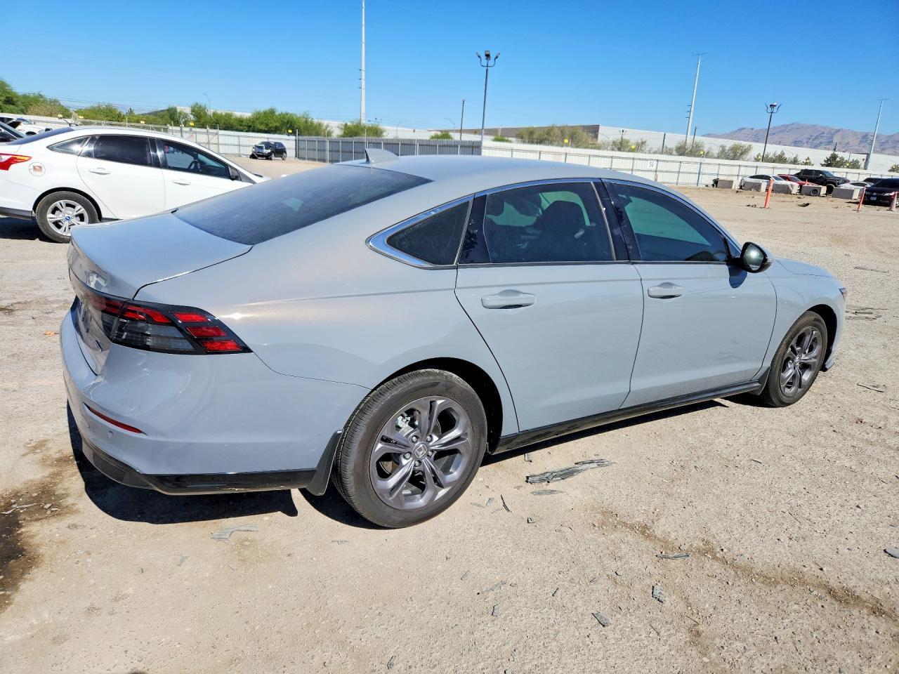 2025 HONDA ACCORD HYBRID EXL — Фото 3 из 12