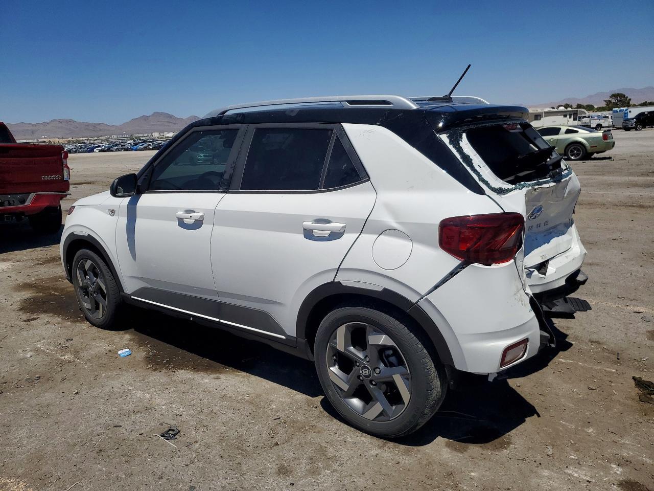 2024 HYUNDAI VENUE LIMITED — Фото 2 из 13