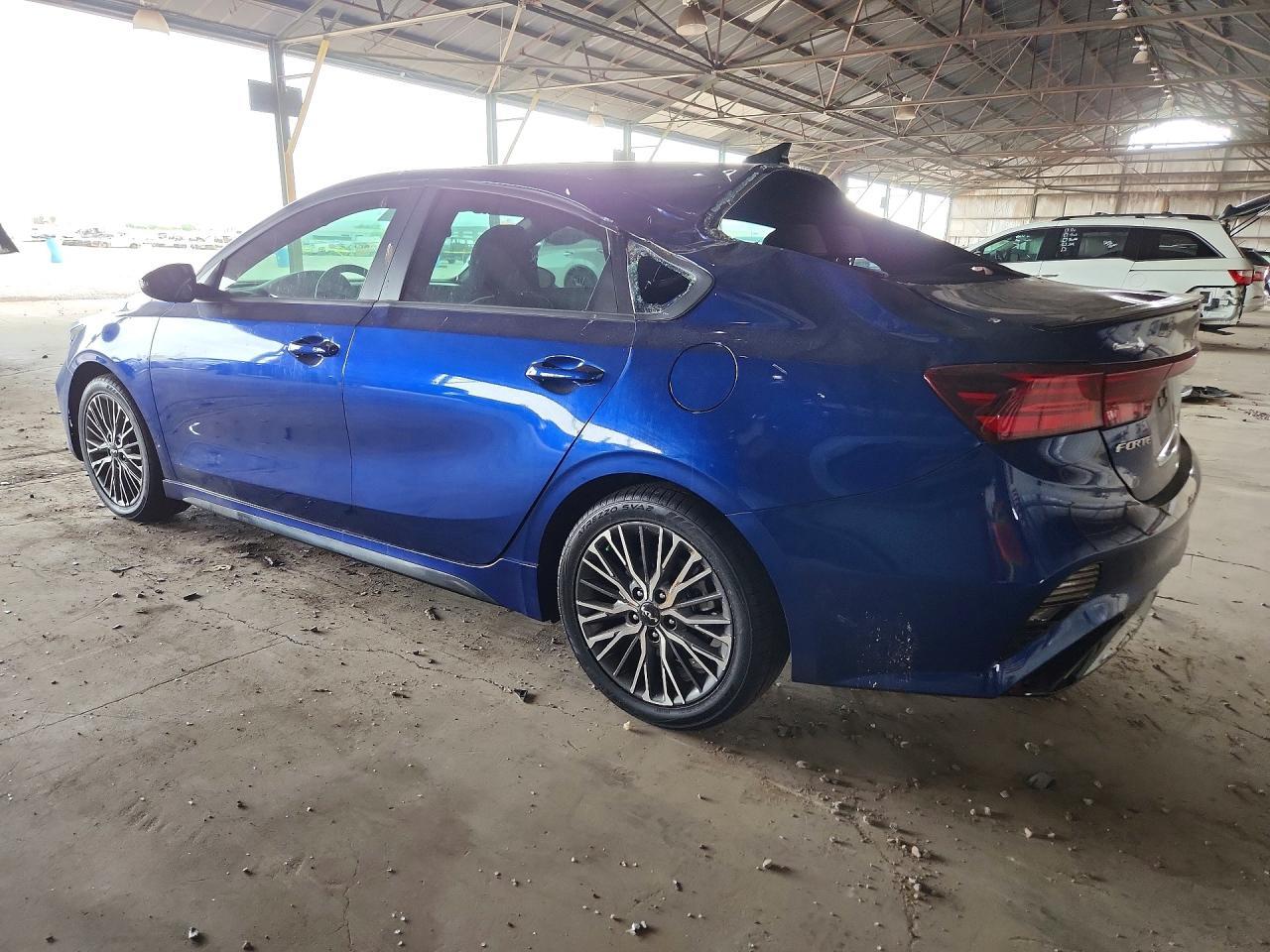 2024 KIA FORTE GT LINE — Фото 2 из 12