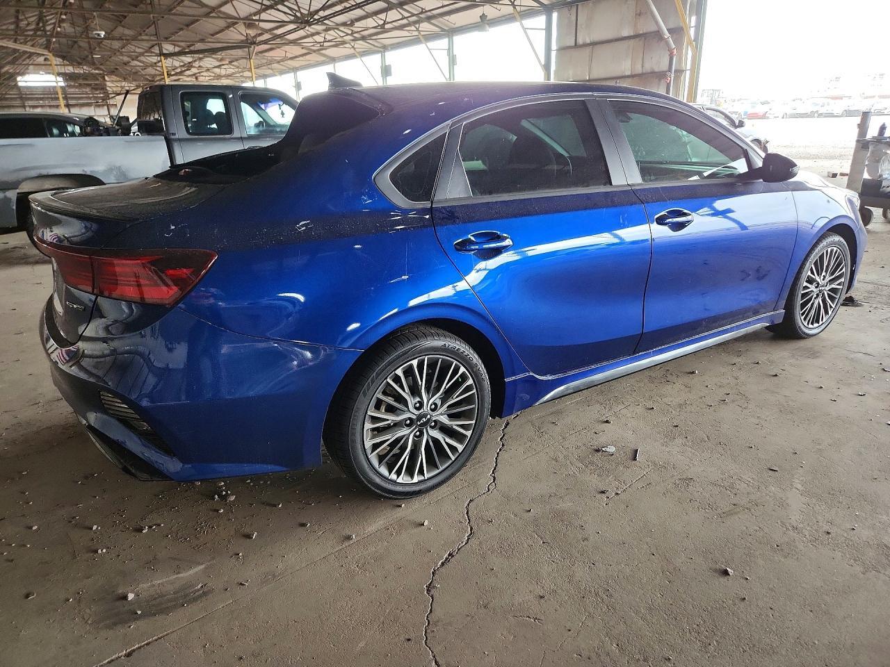 2024 KIA FORTE GT LINE — Фото 3 из 12