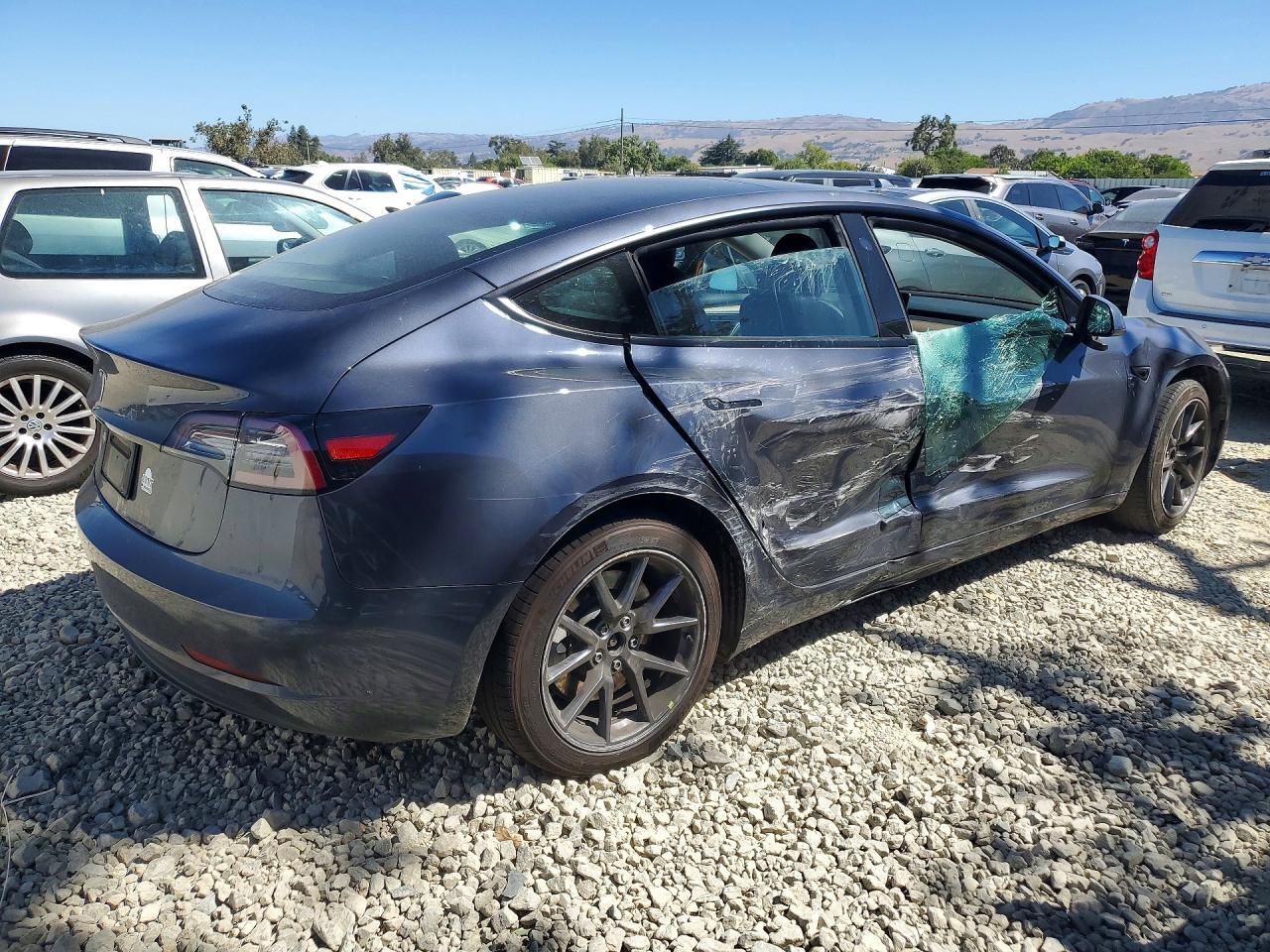 2023 TESLA MODEL 3 — Фото 3 из 12