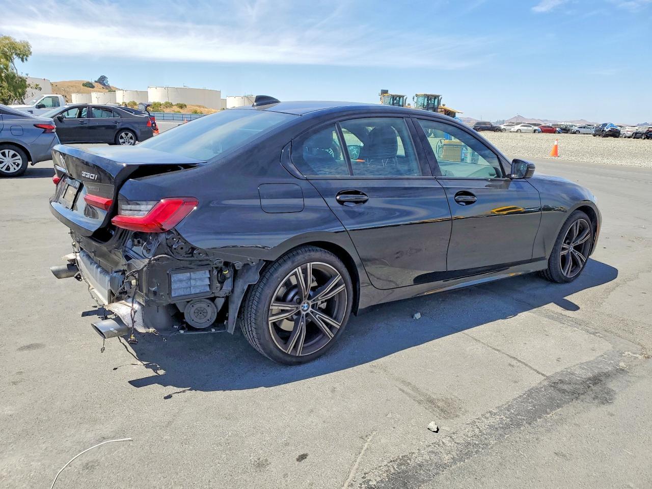 2022 BMW 330I — Фото 3 из 13