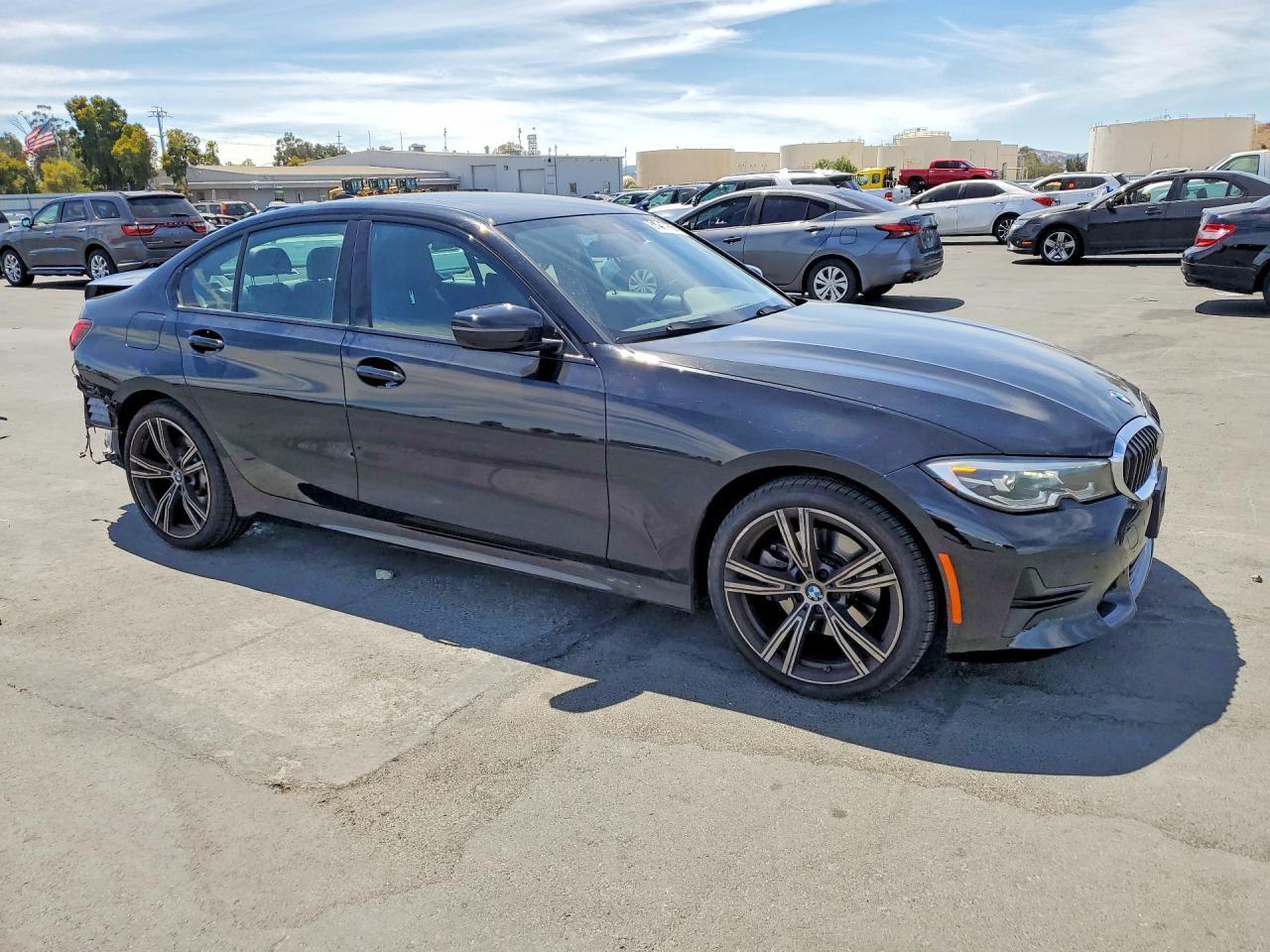 2022 BMW 330I — Фото 4 из 13