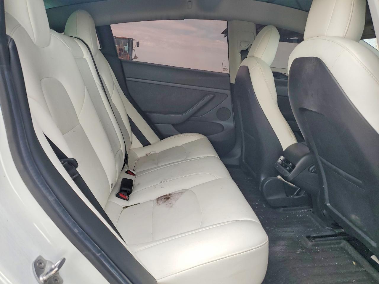 2021 TESLA MODEL 3 — Фото 10 из 12