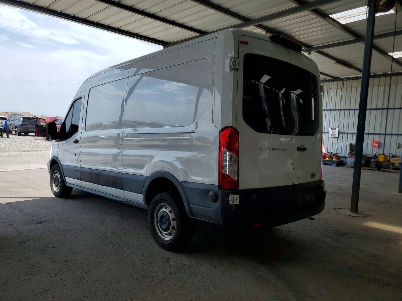 1FTYR2CM1KKB65307 2019 FORD TRANSIT photo no. 2