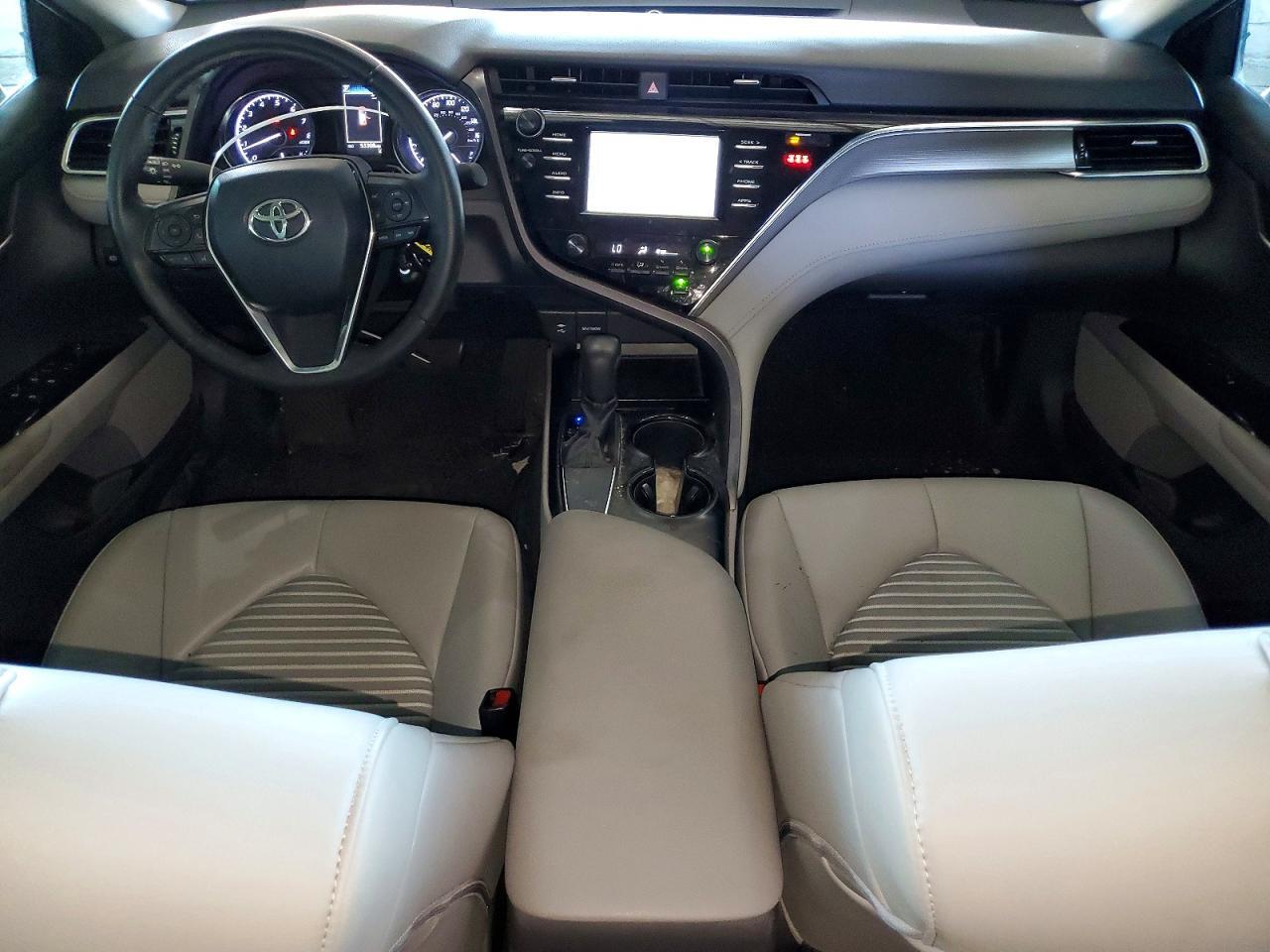 2018 TOYOTA CAMRY SE — Фото 8 из 12