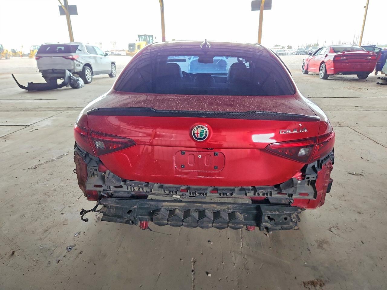 2018 ALFA ROMEO GIULIA TI — Фото 6 из 13