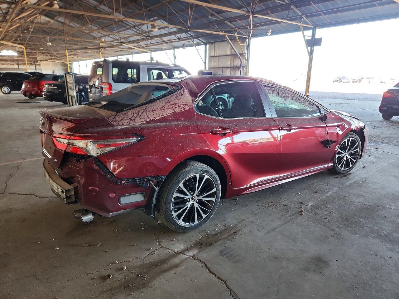 2018 TOYOTA CAMRY SE — Фото 3 из 12