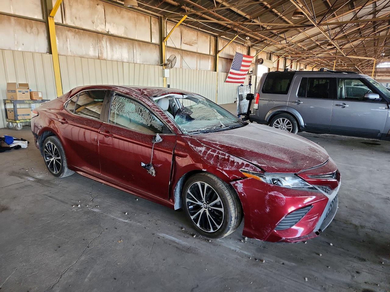 2018 TOYOTA CAMRY SE — Фото 4 из 12