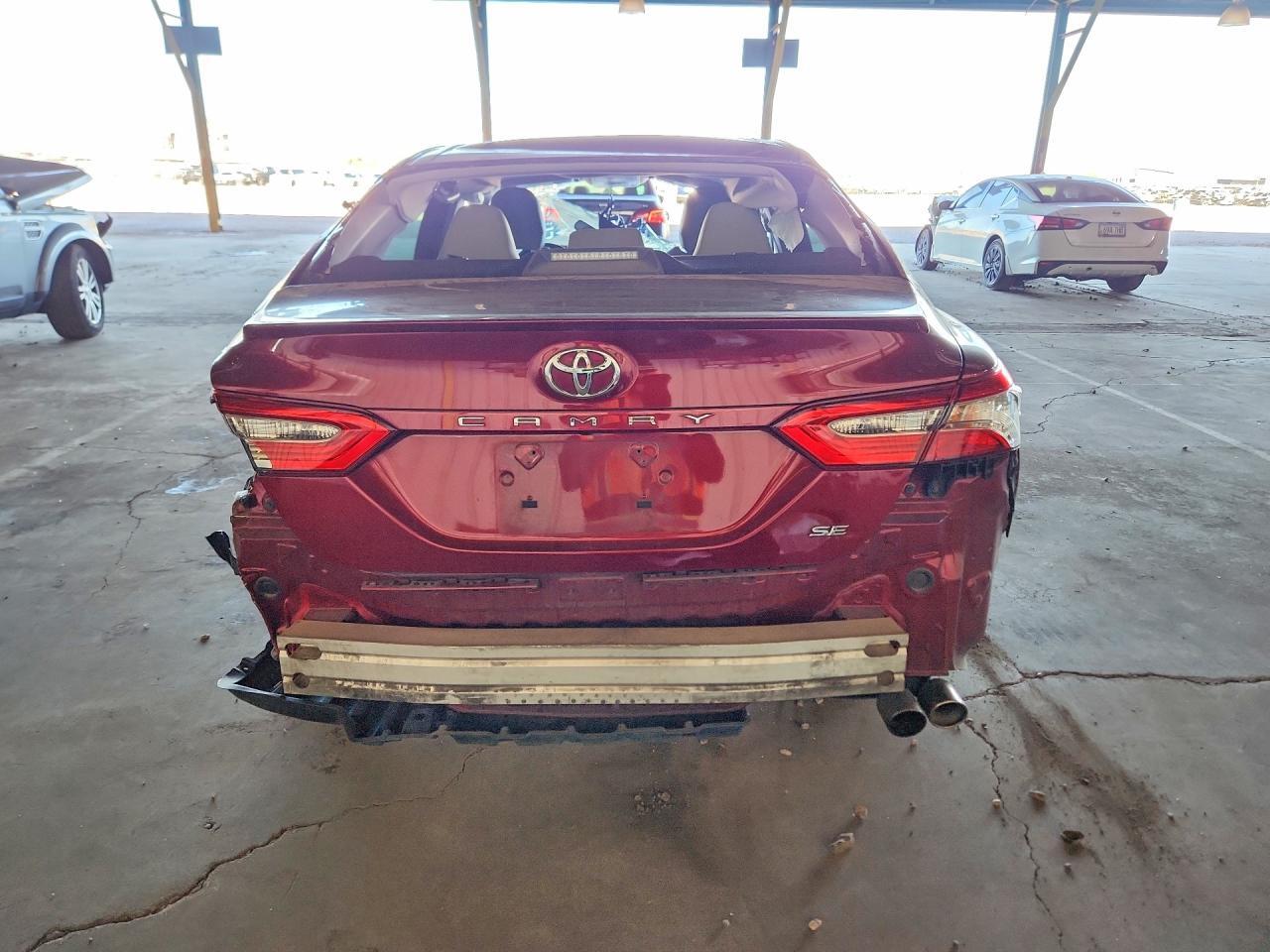 2018 TOYOTA CAMRY SE — Фото 6 из 12