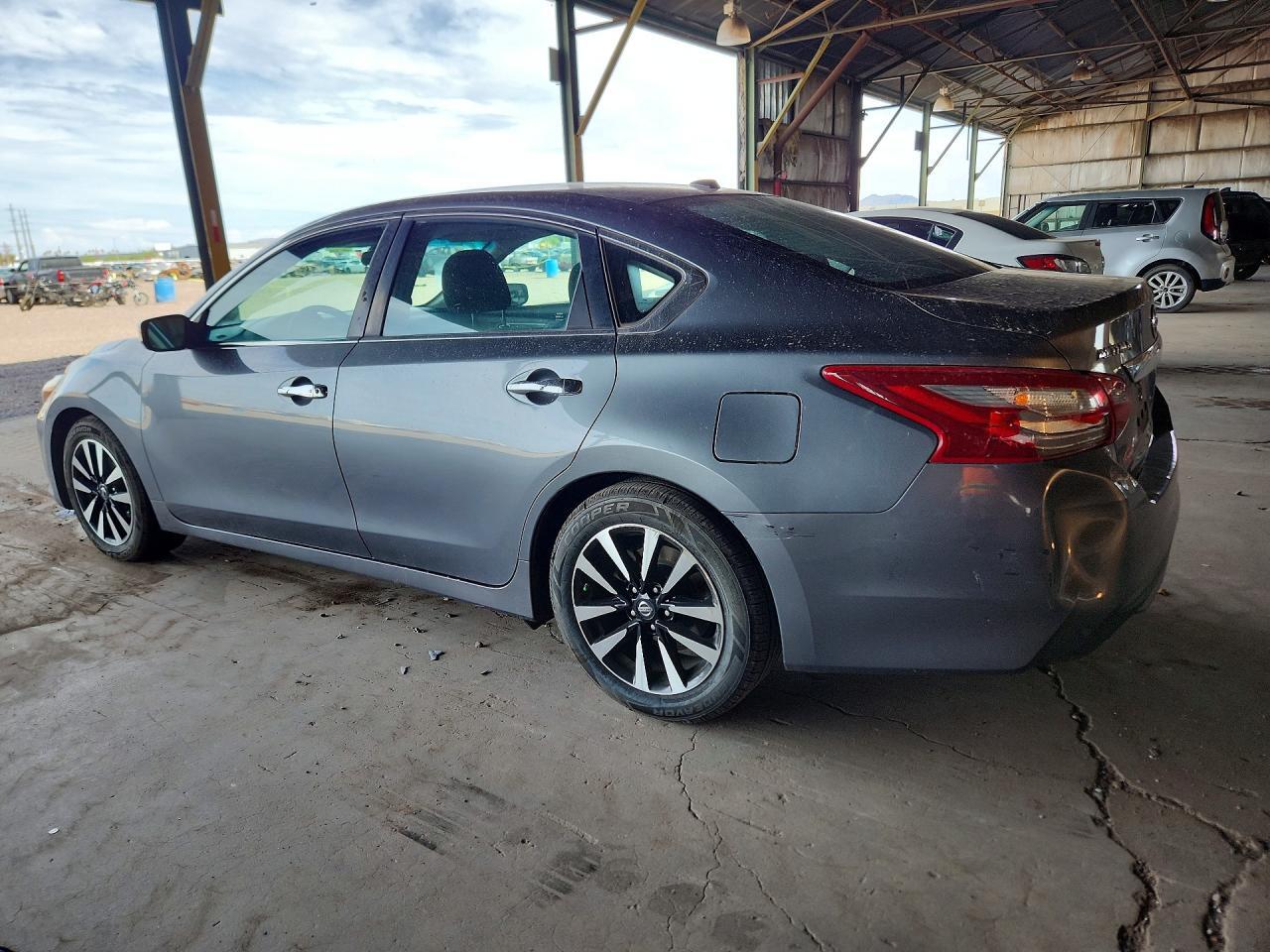 1N4AL3AP8JC196736 2018 NISSAN ALTIMA photo no. 2