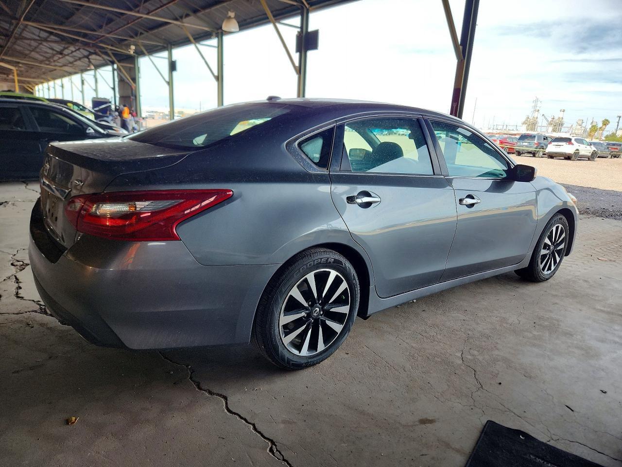 1N4AL3AP8JC196736 2018 NISSAN ALTIMA photo no. 3
