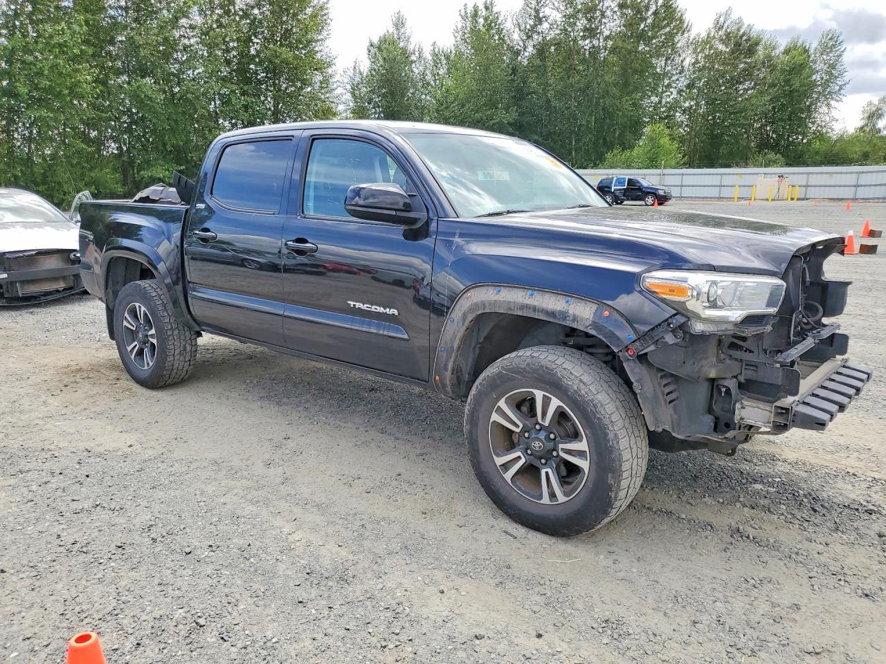 2017 TOYOTA TACOMA SR5 V6 — Фото 4 из 12