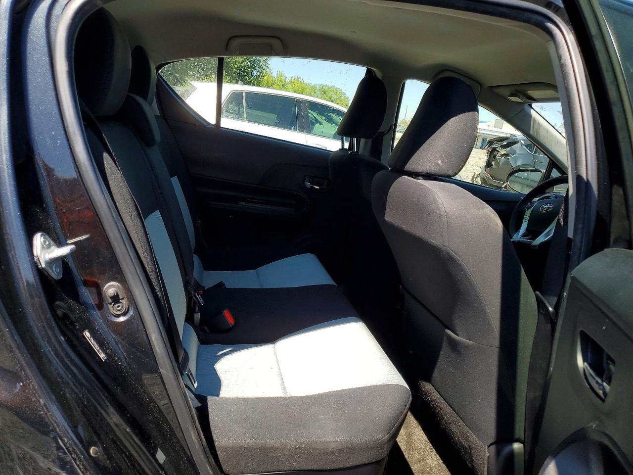 2017 TOYOTA PRIUS C TWO — Фото 11 из 14