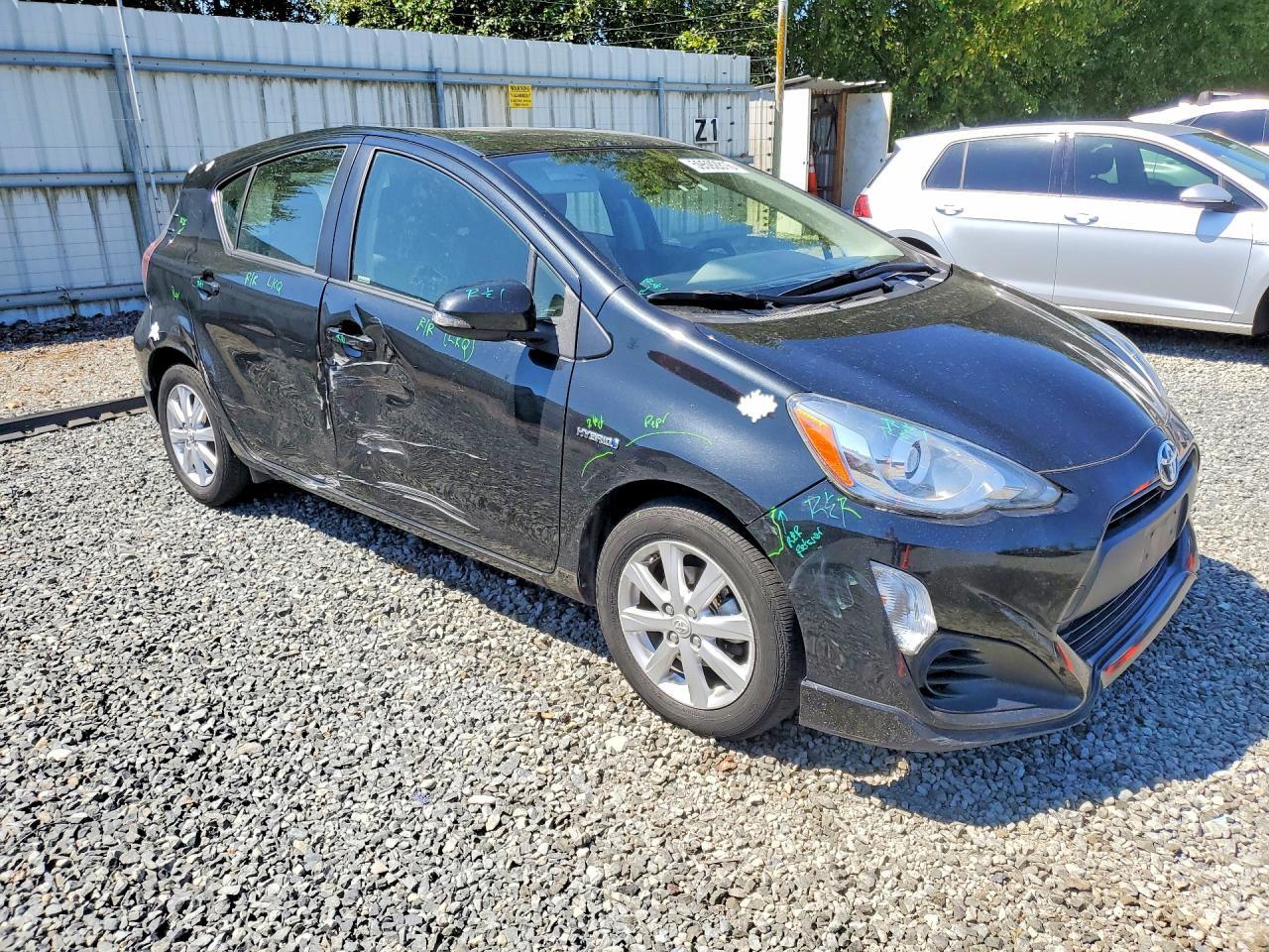 2017 TOYOTA PRIUS C TWO — Фото 4 из 14