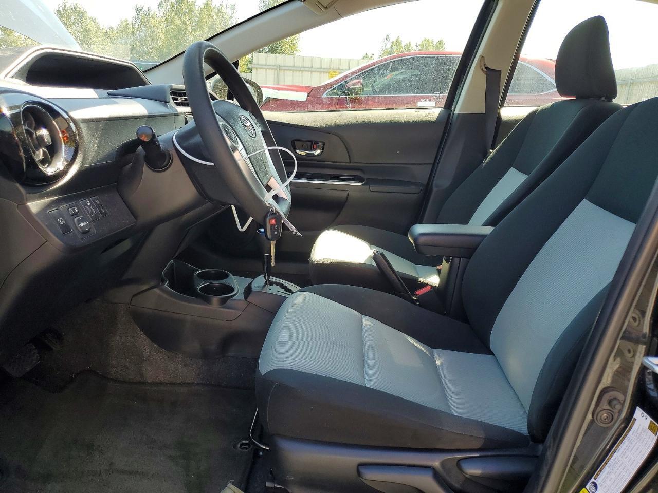 2017 TOYOTA PRIUS C TWO — Фото 7 из 14