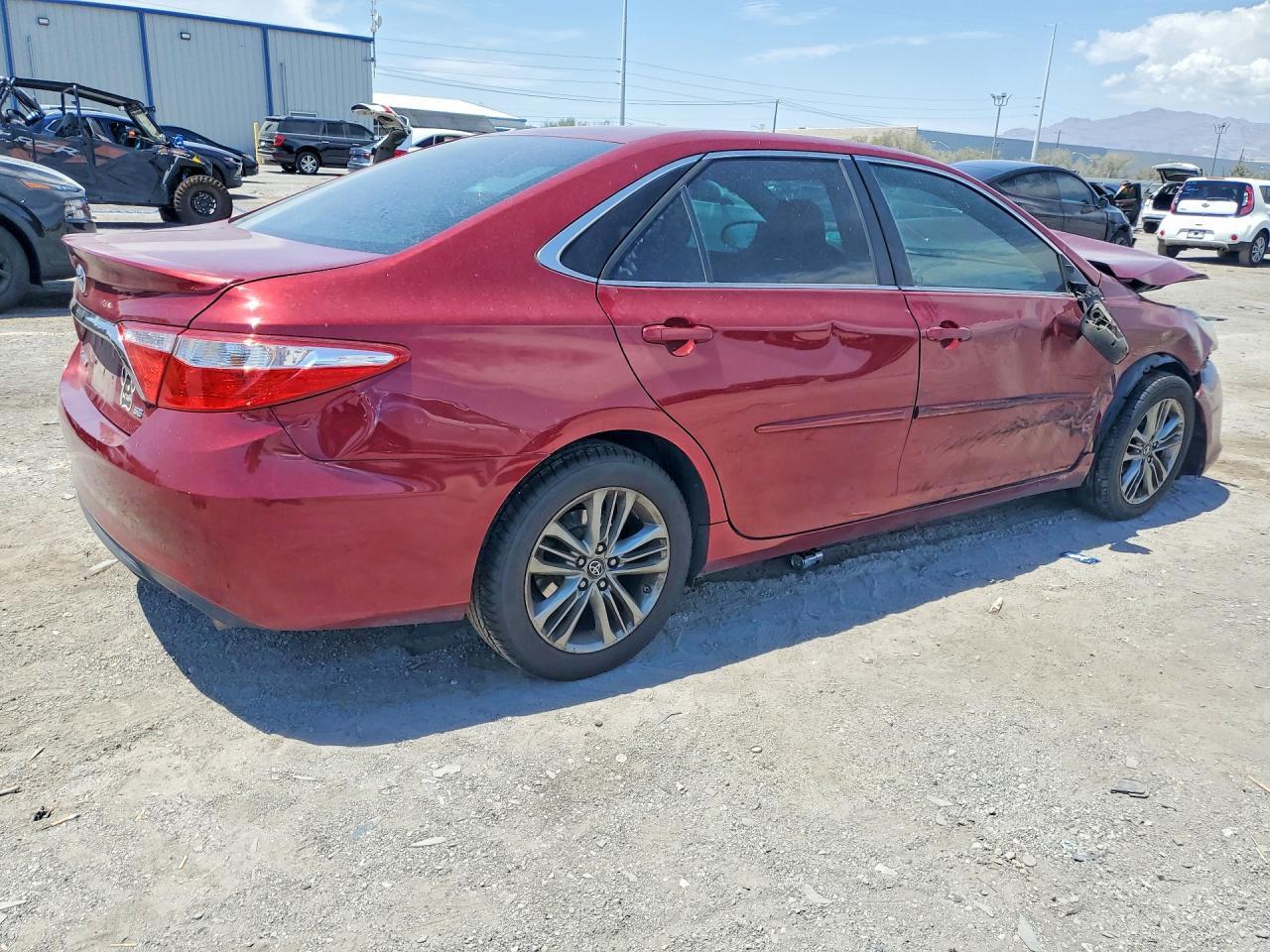 2017 TOYOTA CAMRY SE — Фото 3 из 12