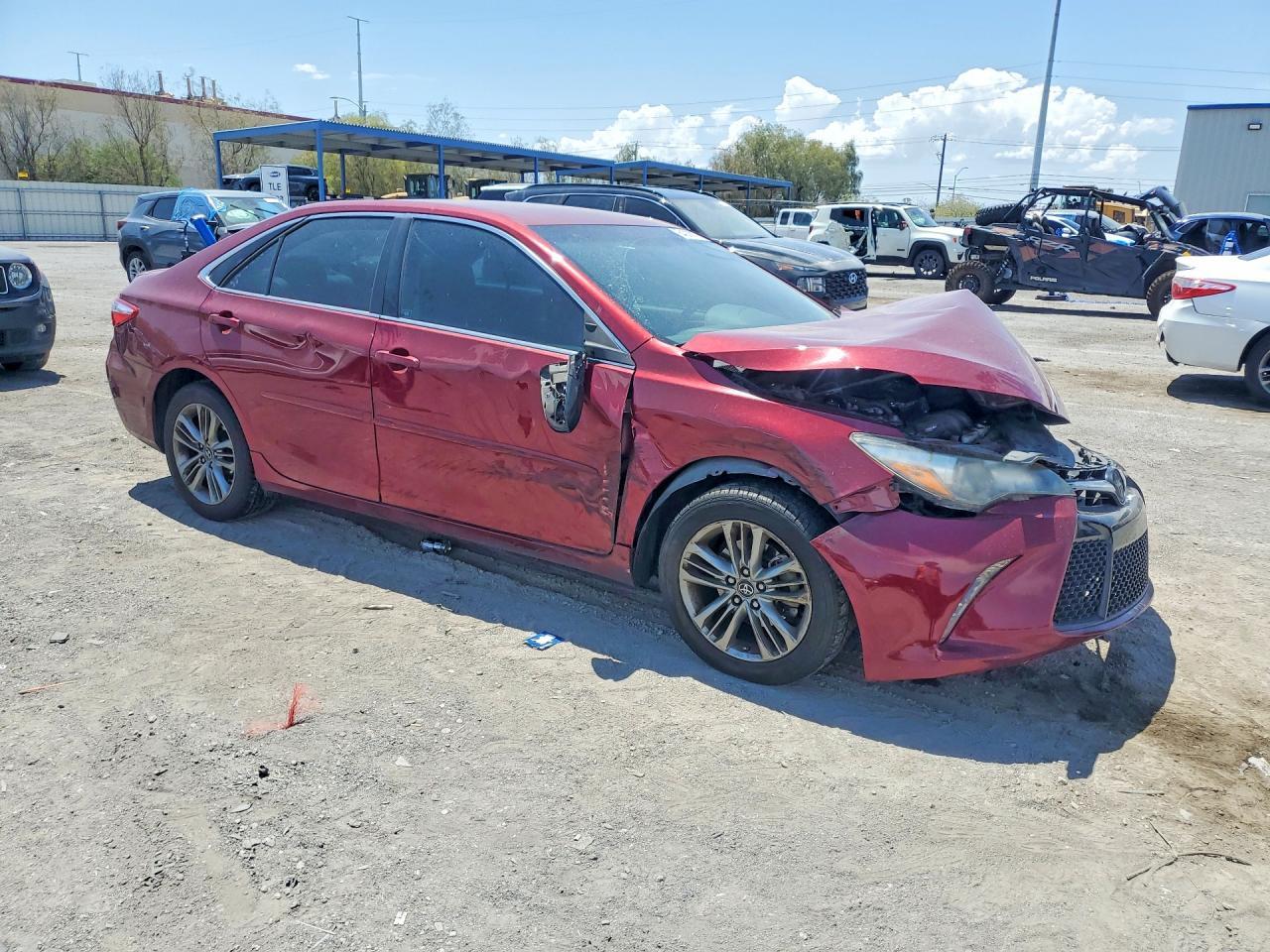 2017 TOYOTA CAMRY SE — Фото 4 из 12