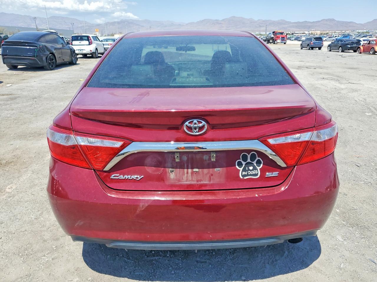 2017 TOYOTA CAMRY SE — Фото 6 из 12