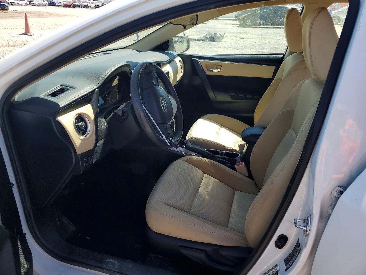 2017 TOYOTA COROLLA LE — Фото 7 из 12