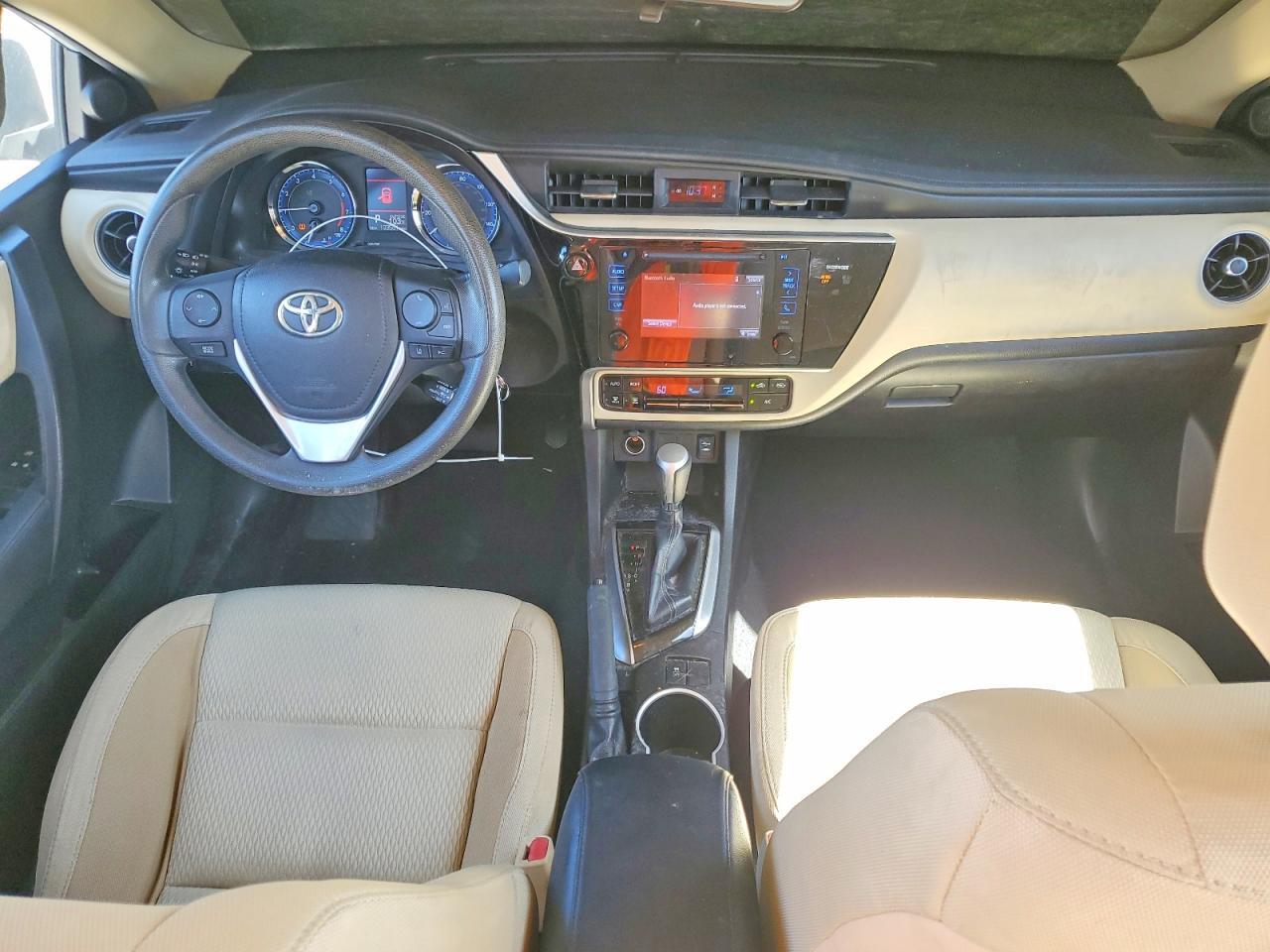 2017 TOYOTA COROLLA LE — Фото 8 из 12