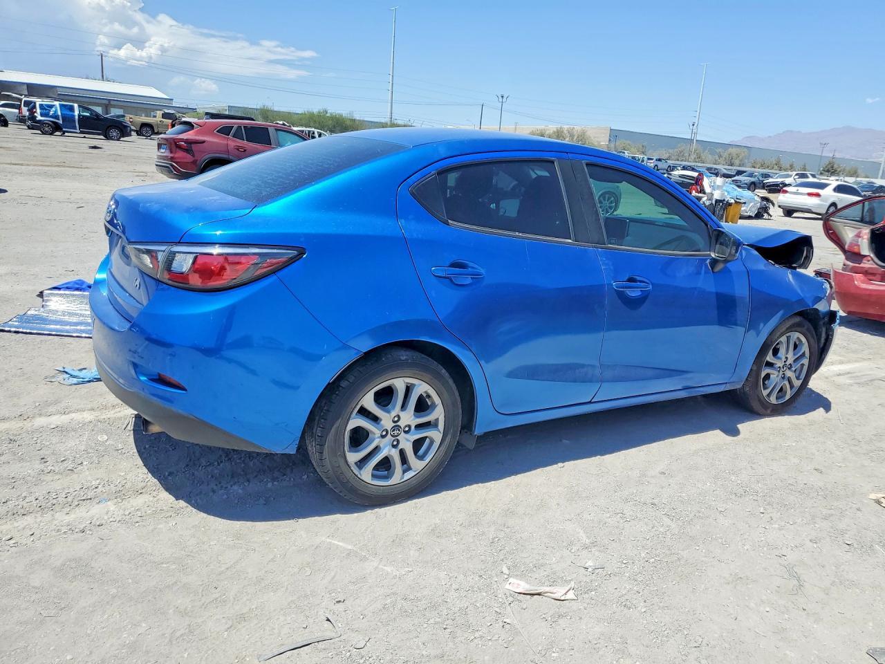 2017 TOYOTA YARIS IA BASE — Фото 3 из 12