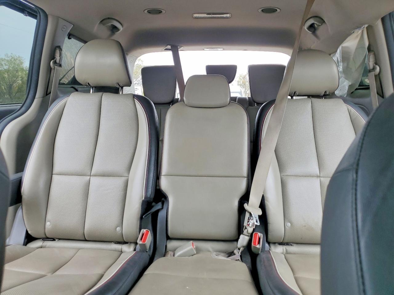 2017 KIA SEDONA LX — Фото 10 из 14