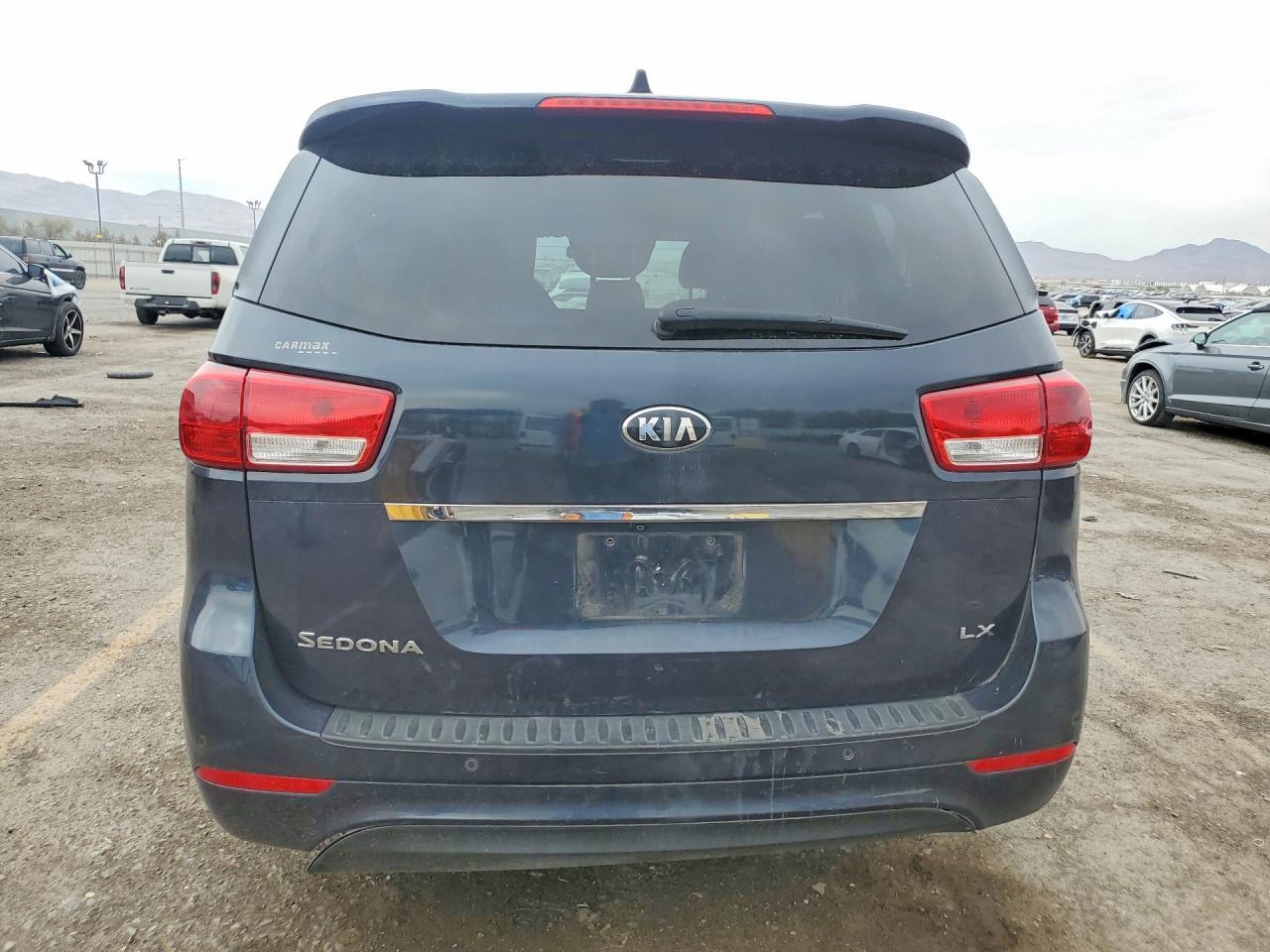 2017 KIA SEDONA LX — Фото 6 из 14
