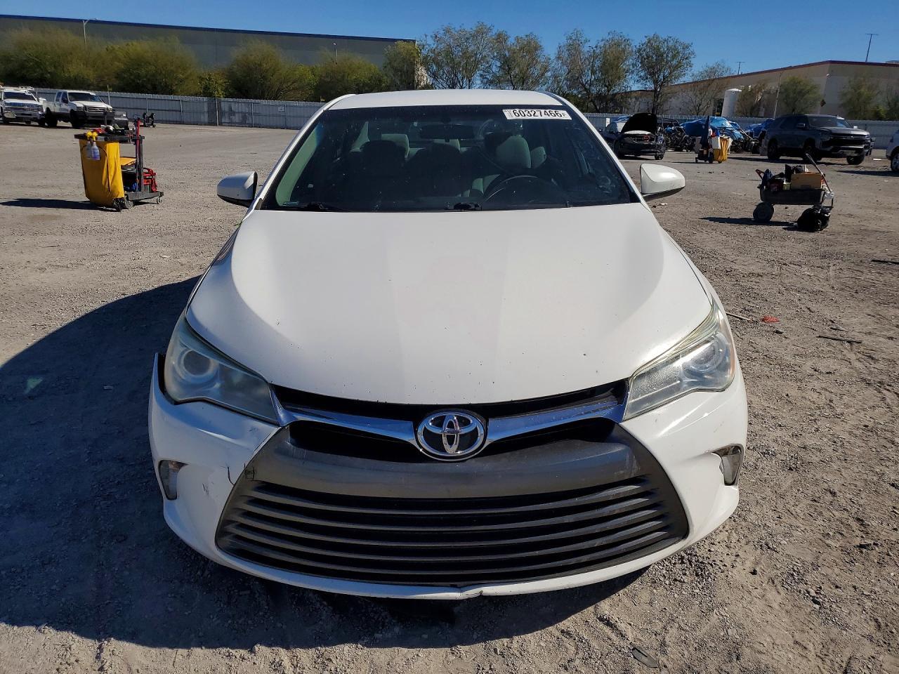 2016 TOYOTA CAMRY LE — Фото 5 из 12