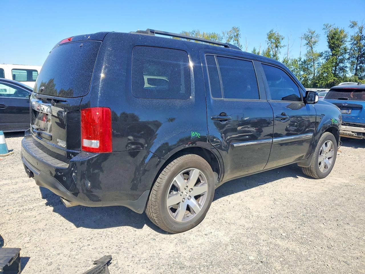 5FNYF4H94FB002002 2015 HONDA PILOT photo no. 3