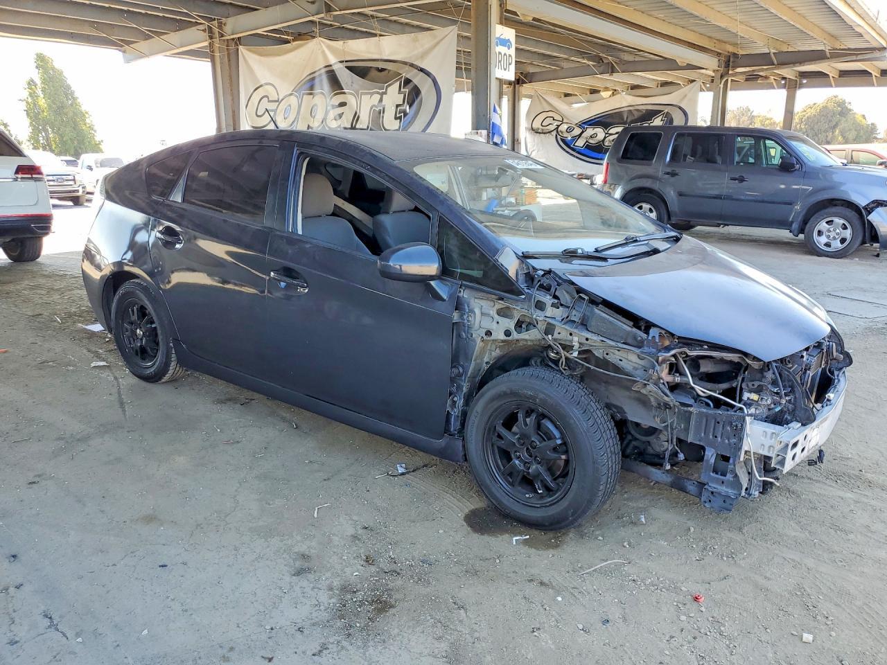 JTDKN3DU1F0463802 2015 TOYOTA PRIUS photo no. 4