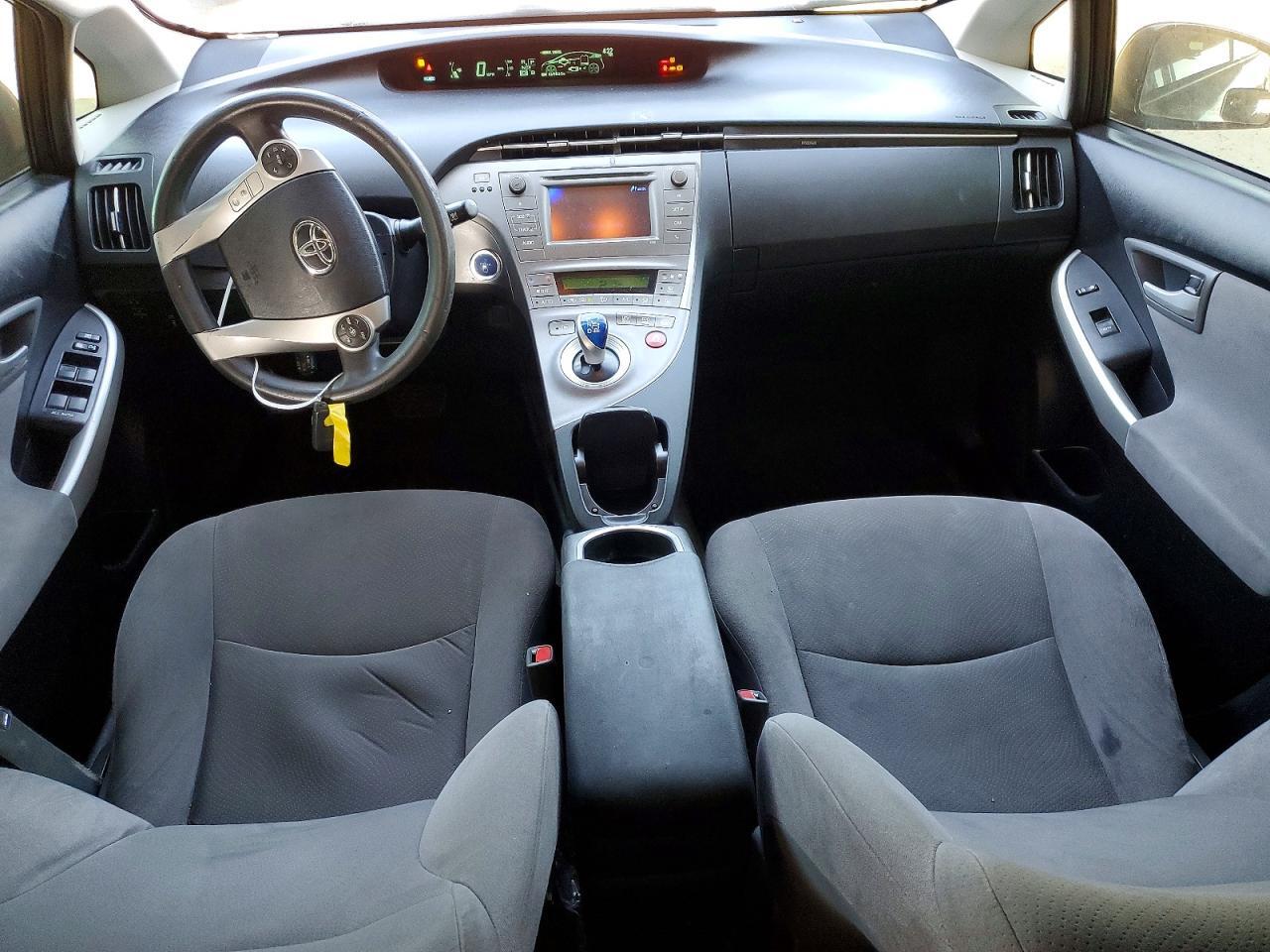 JTDKN3DU1F0463802 2015 TOYOTA PRIUS photo no. 8