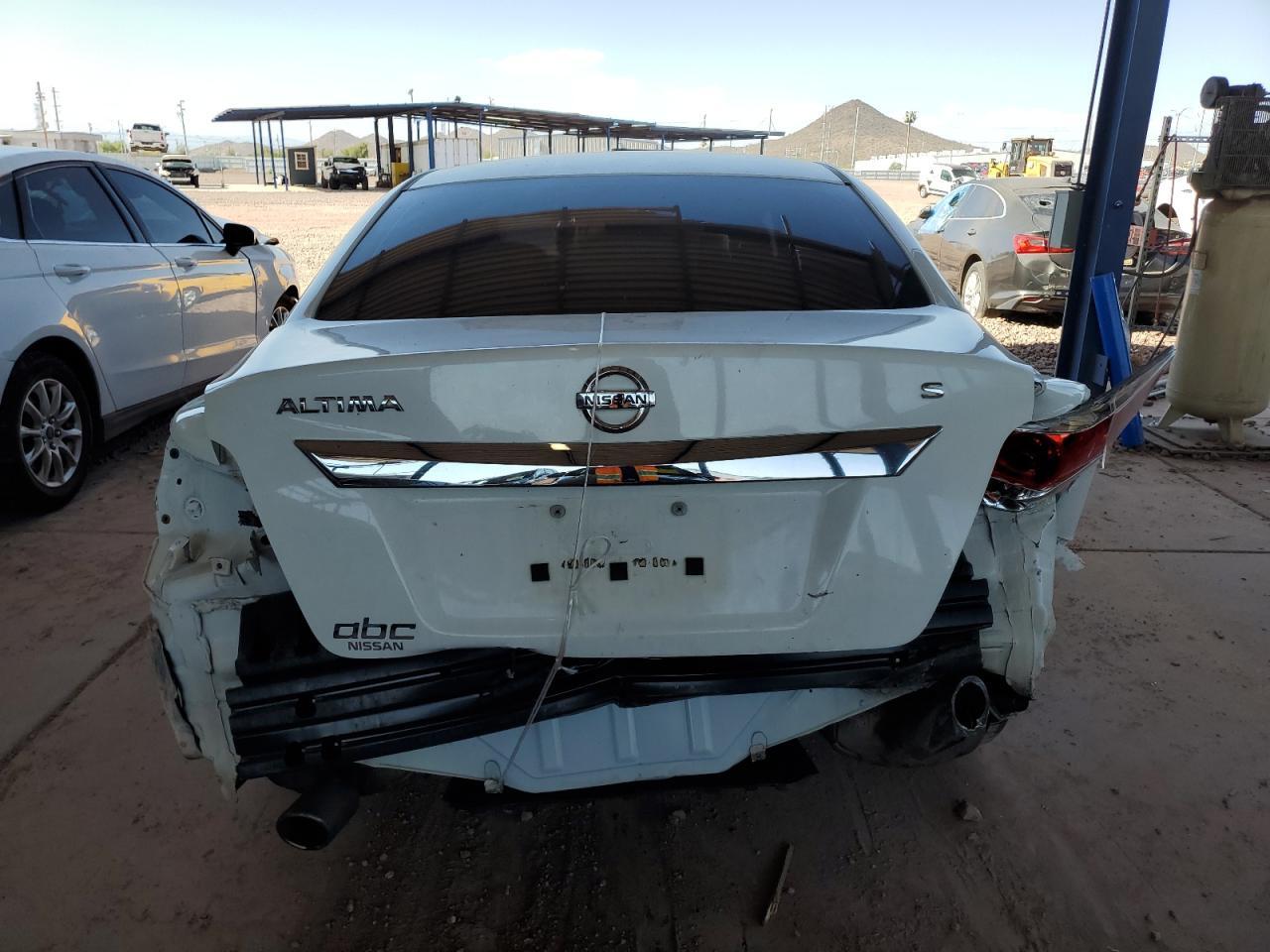 2015 NISSAN ALTIMA — Фото 6 из 12