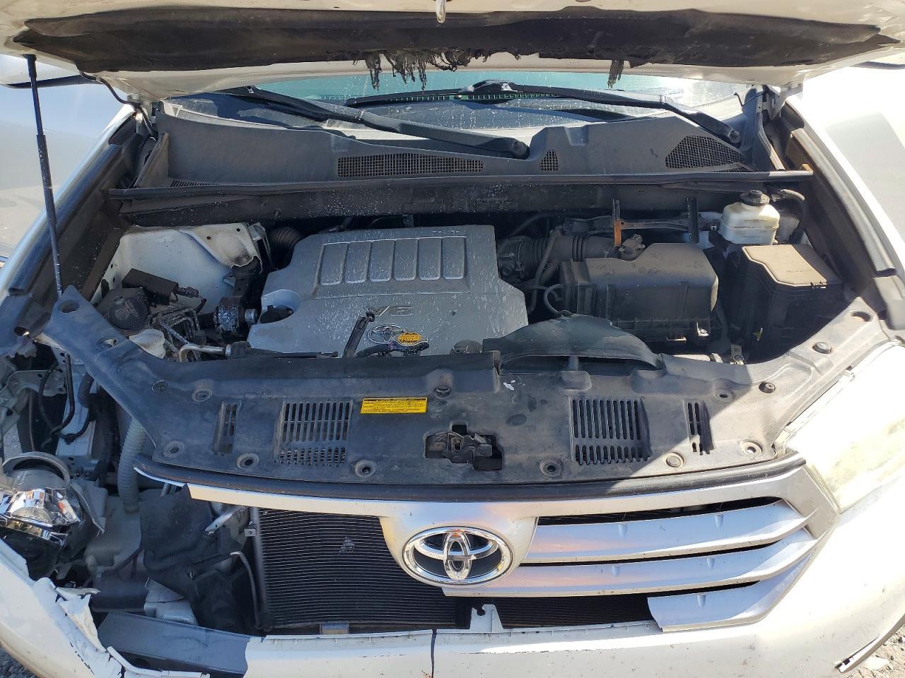 2013 TOYOTA HIGHLANDER SE — Фото 12 из 13