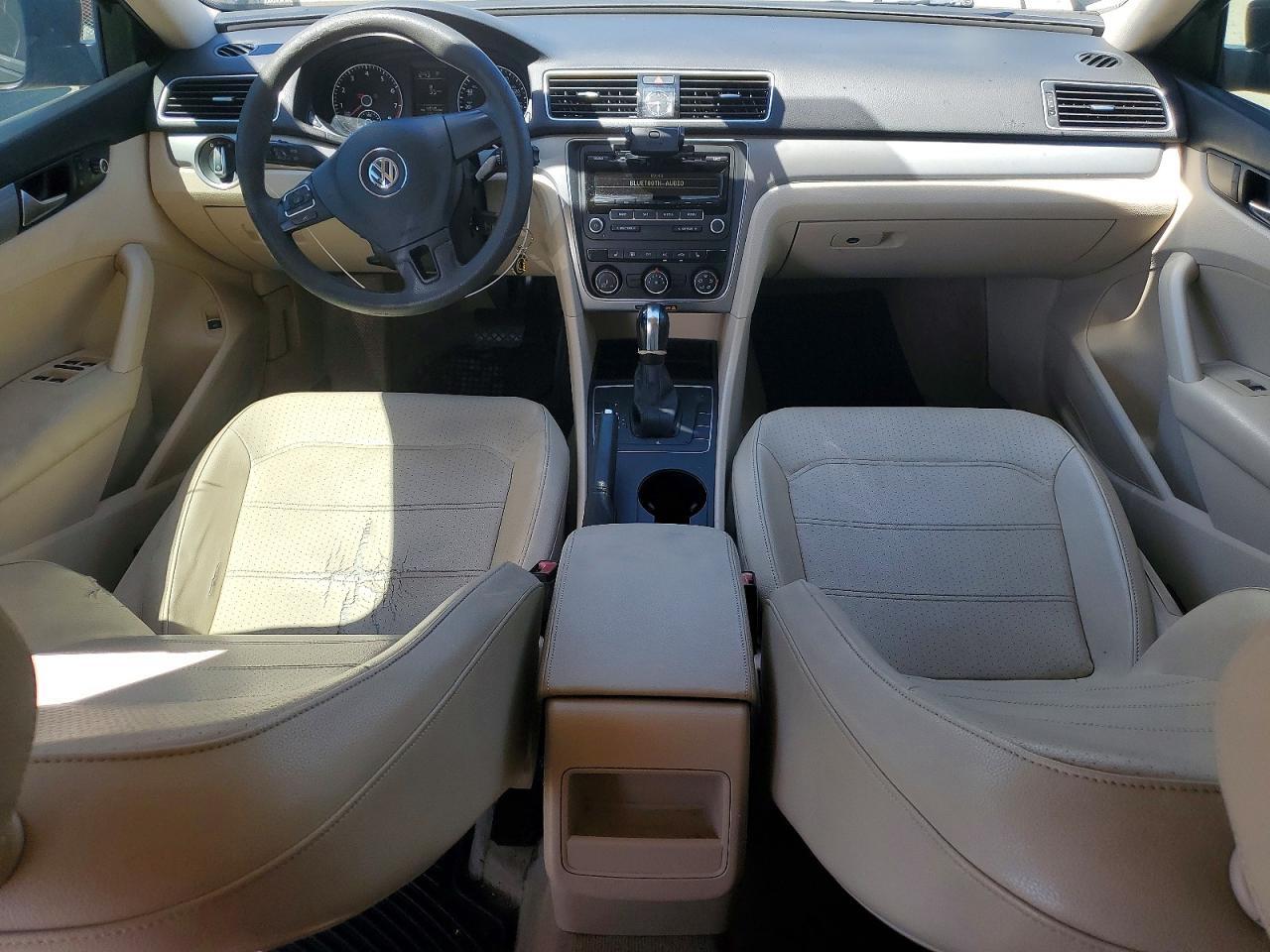 2013 VOLKSWAGEN PASSAT S — Фото 8 из 12