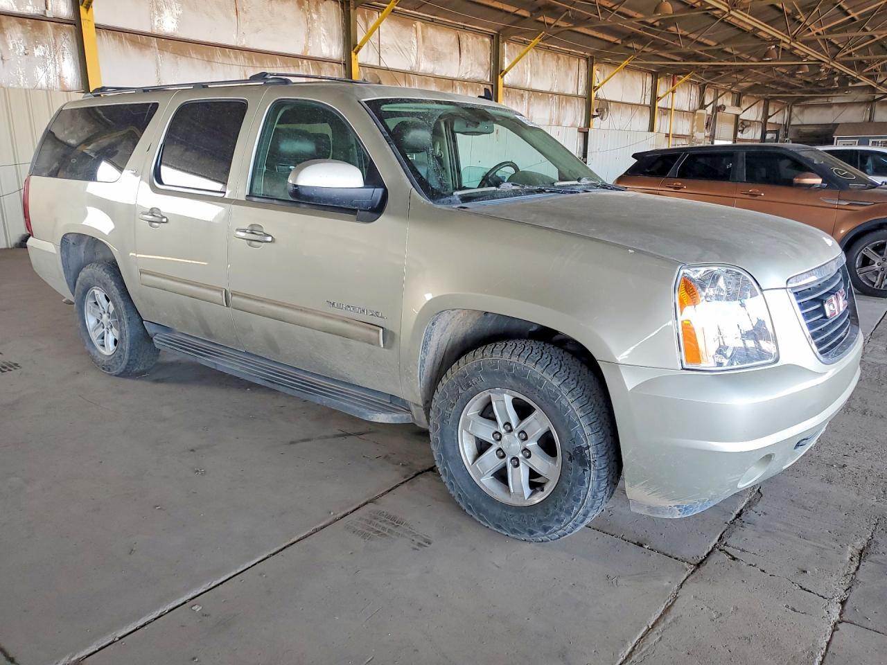 2013 GMC YUKON XL K1500 SLT — Фото 4 из 13