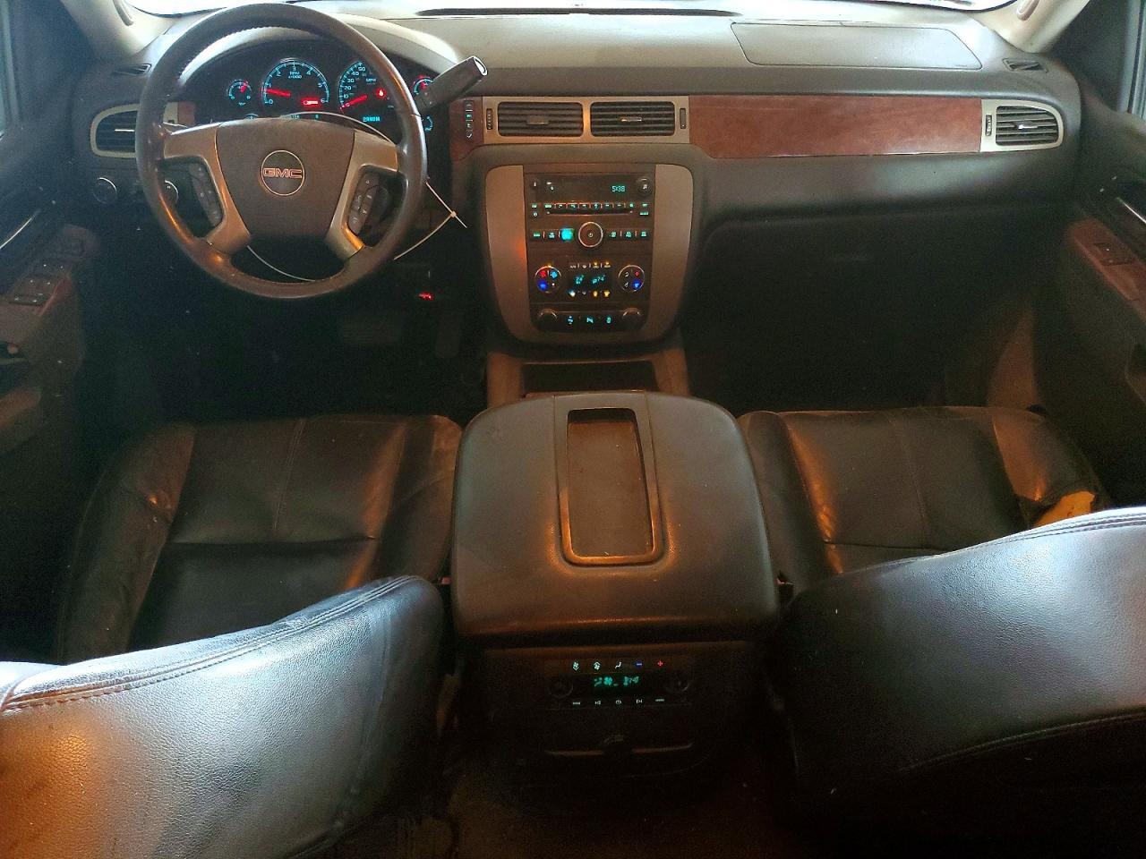 2013 GMC YUKON XL K1500 SLT — Фото 8 из 13