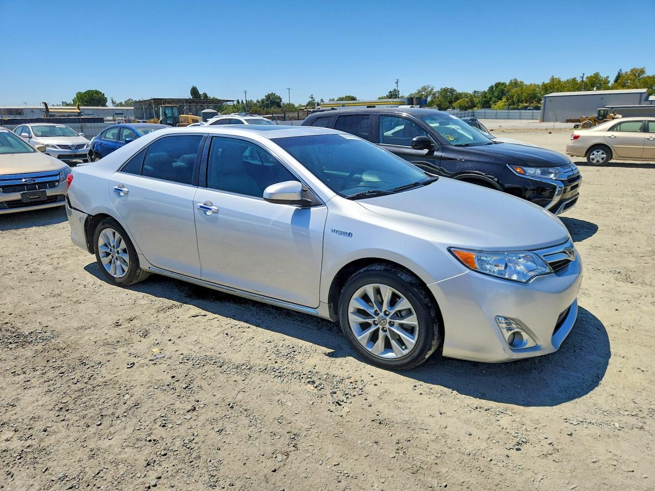 2012 TOYOTA CAMRY HYBRID XLE — Фото 4 из 12