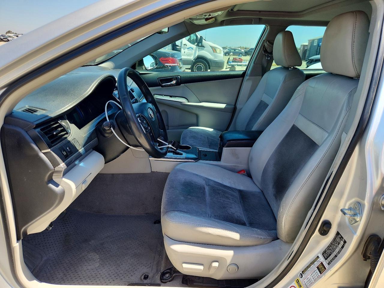 2012 TOYOTA CAMRY HYBRID XLE — Фото 7 из 12