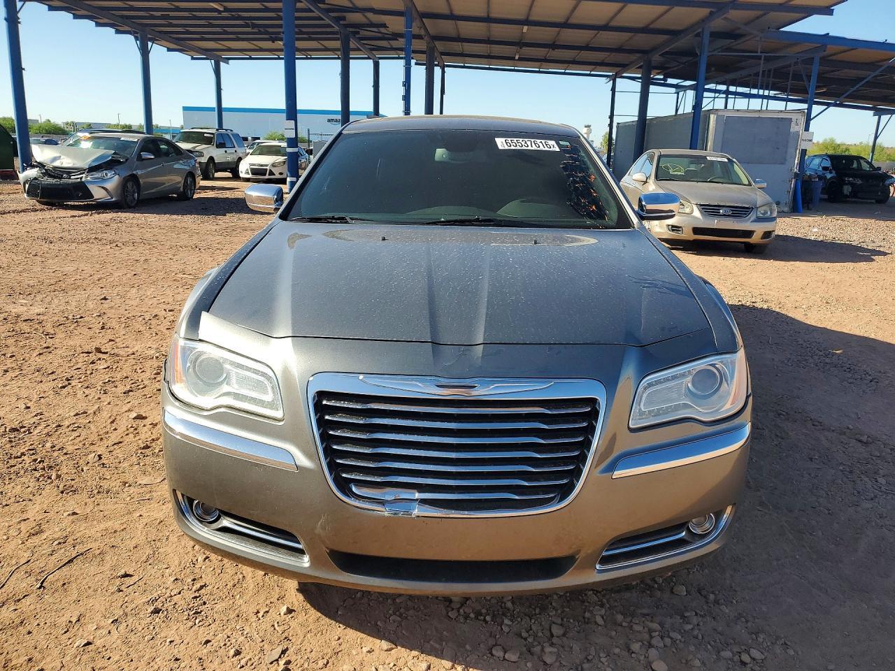 2011 CHRYSLER 300C — Фото 5 из 12