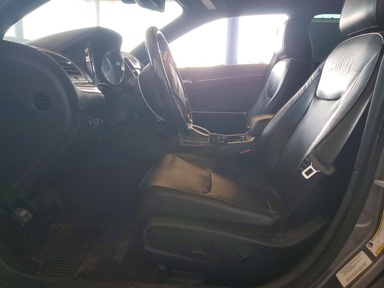 2011 CHRYSLER 300C — Фото 7 из 12