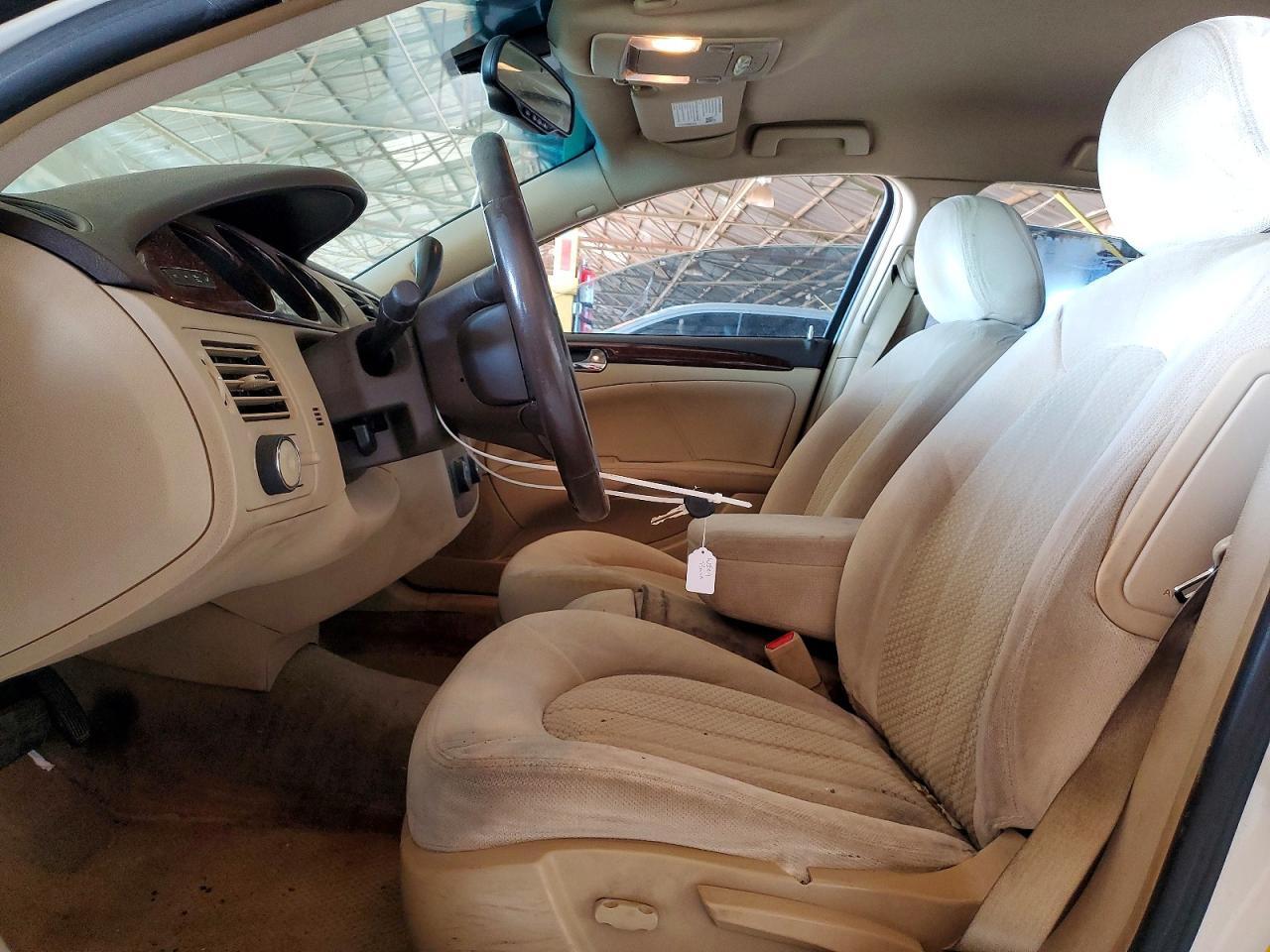 2011 BUICK LUCERNE CX — Фото 7 из 12