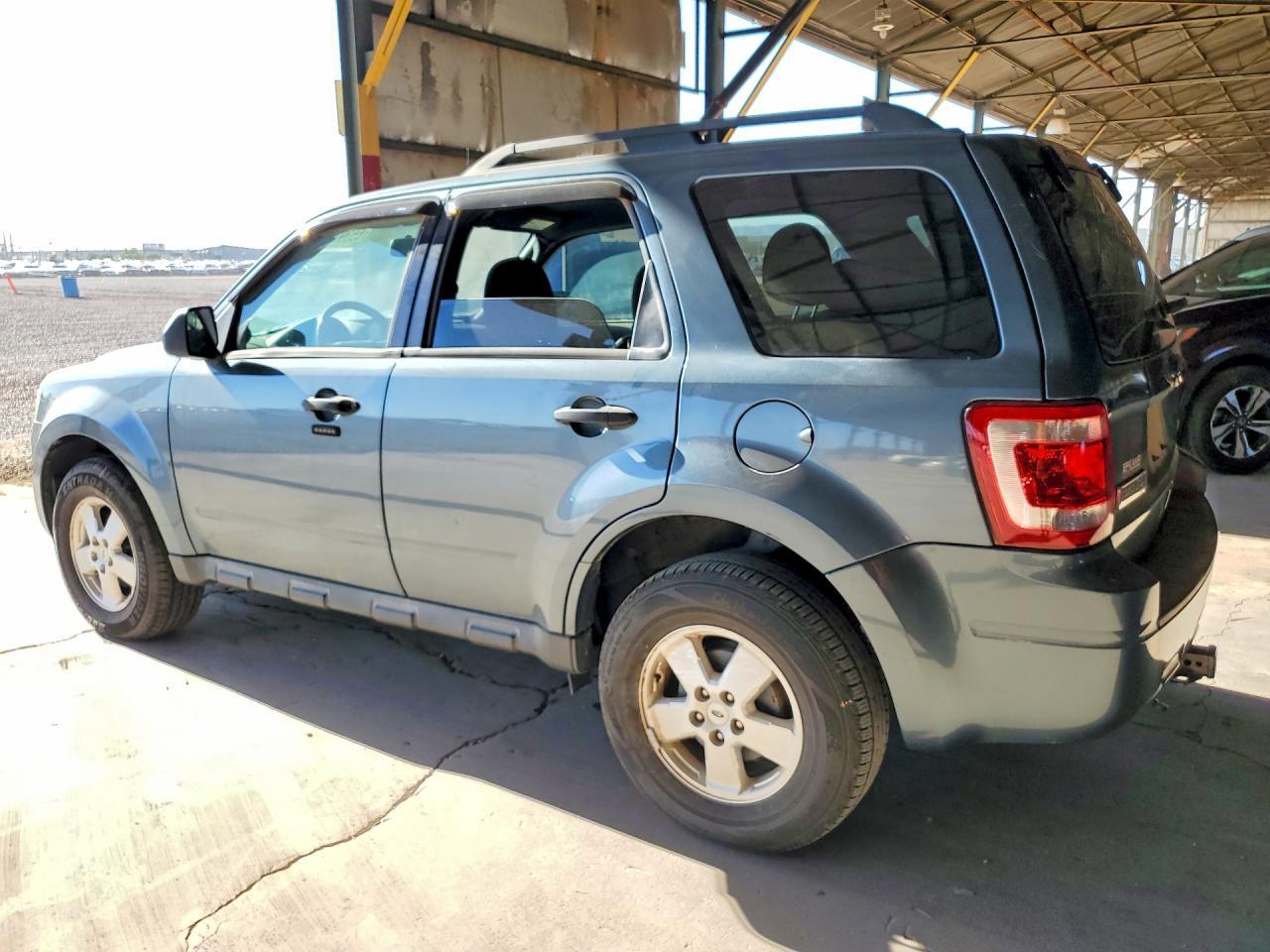 2011 FORD ESCAPE XLT — Фото 2 из 12